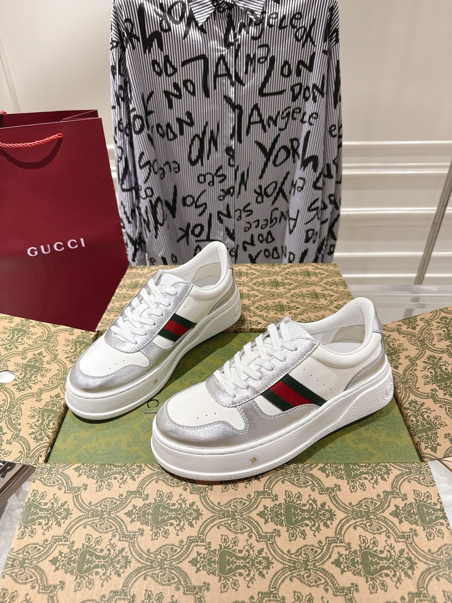 Gucci Female Board Shoes M-l-s