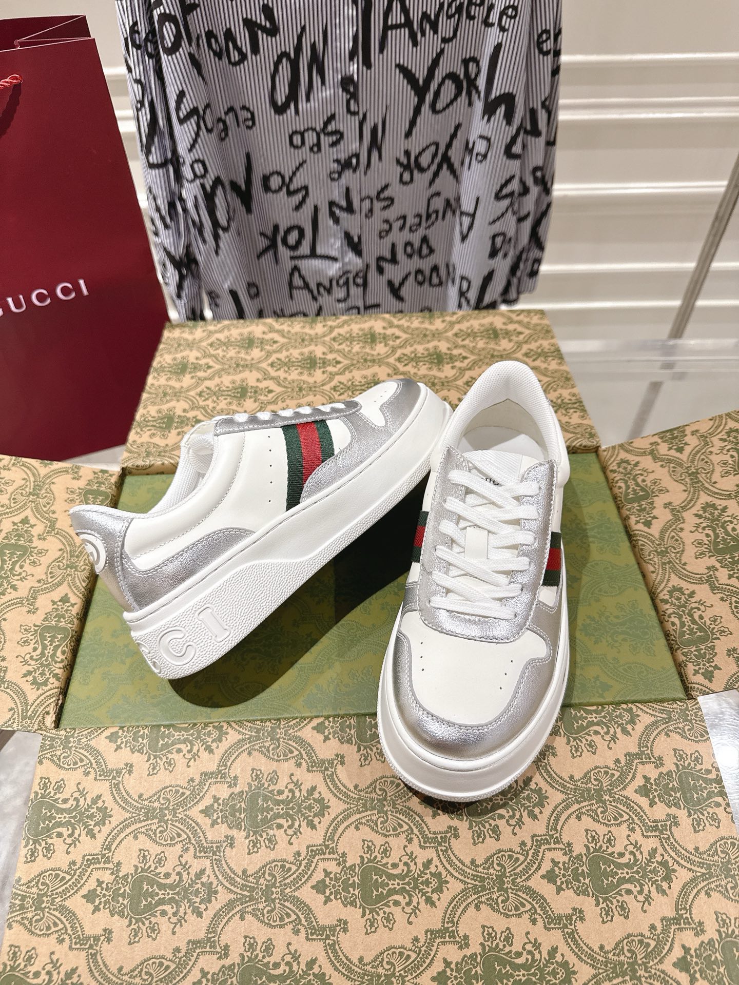 Gucci Female Board Shoes M-l-s