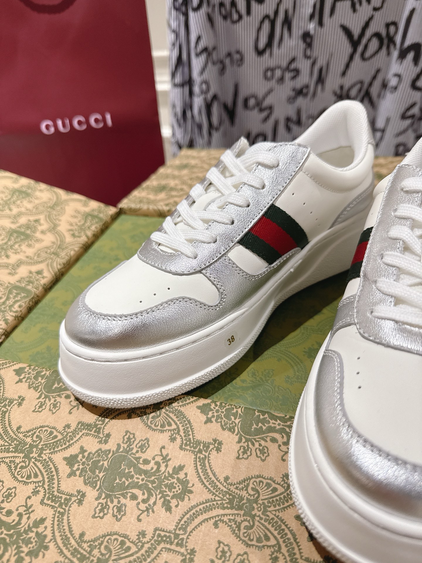 Gucci Female Board Shoes M-l-s