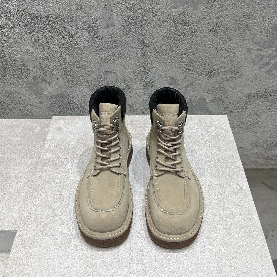 Bottega Veneta Dr. Martens Boots M-s