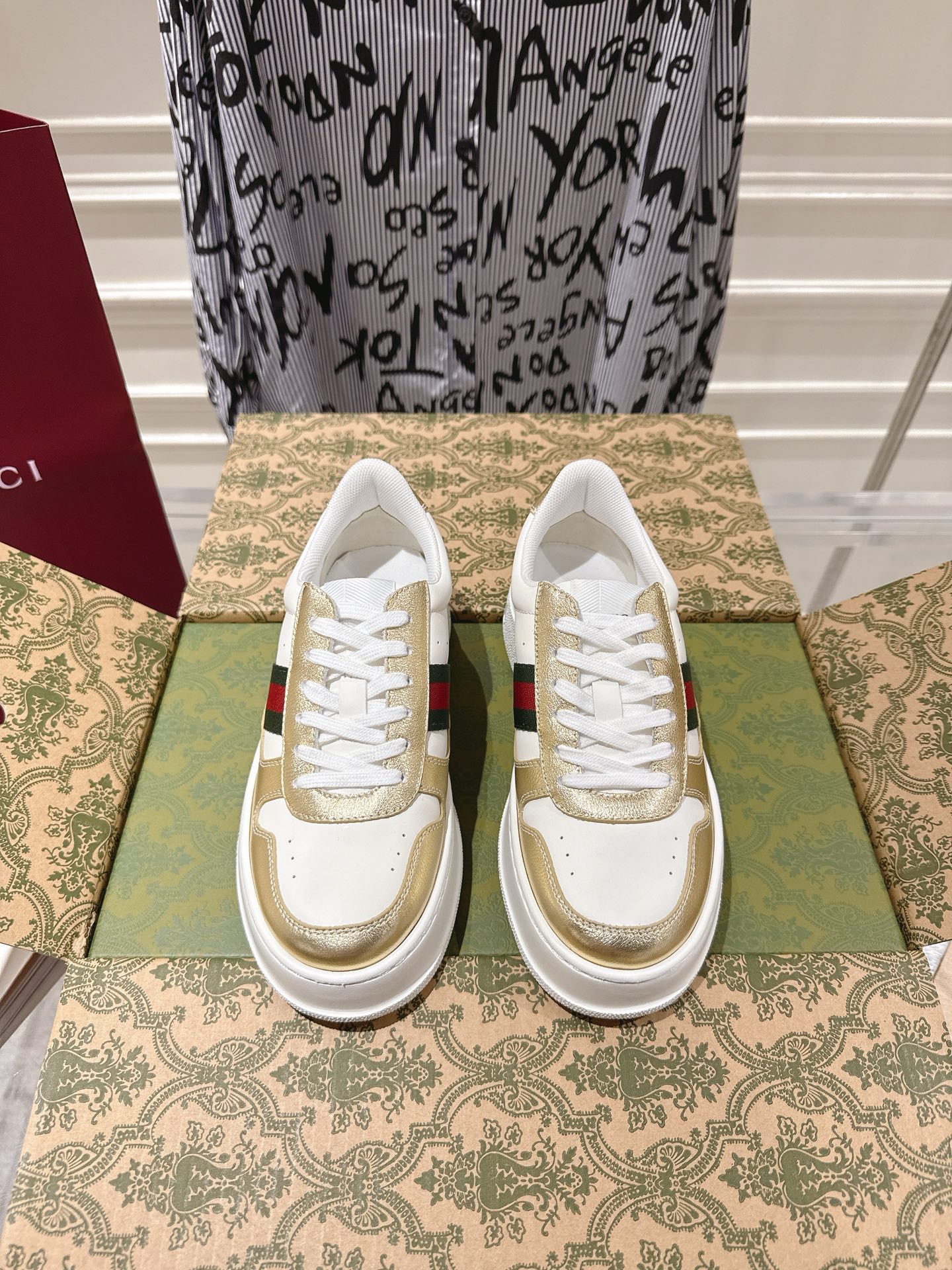 Gucci Female Board Shoes M-l-s