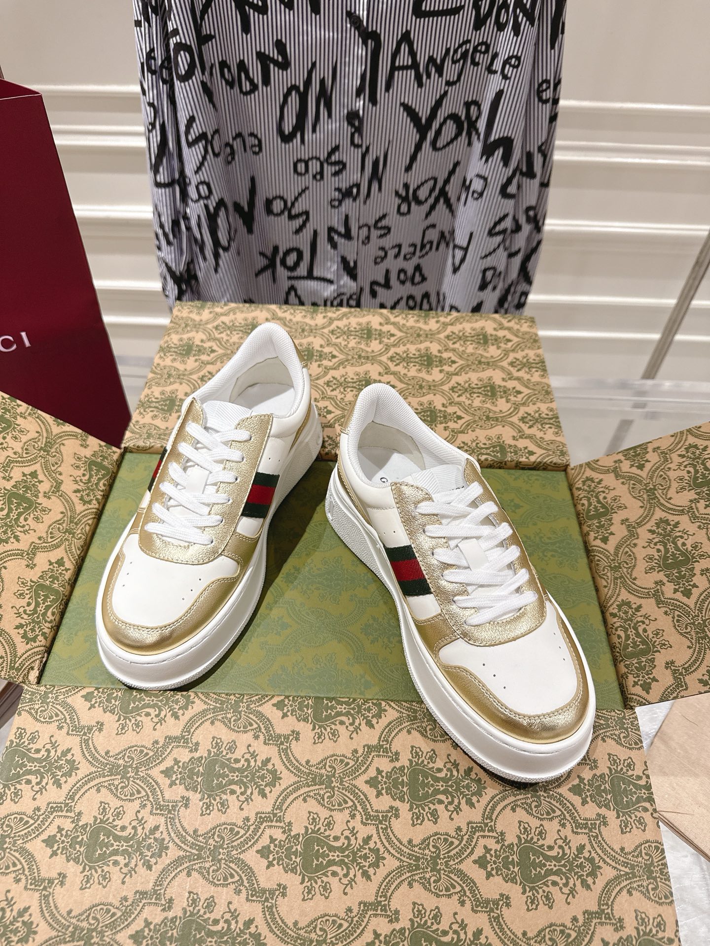 Gucci Female Board Shoes M-l-s