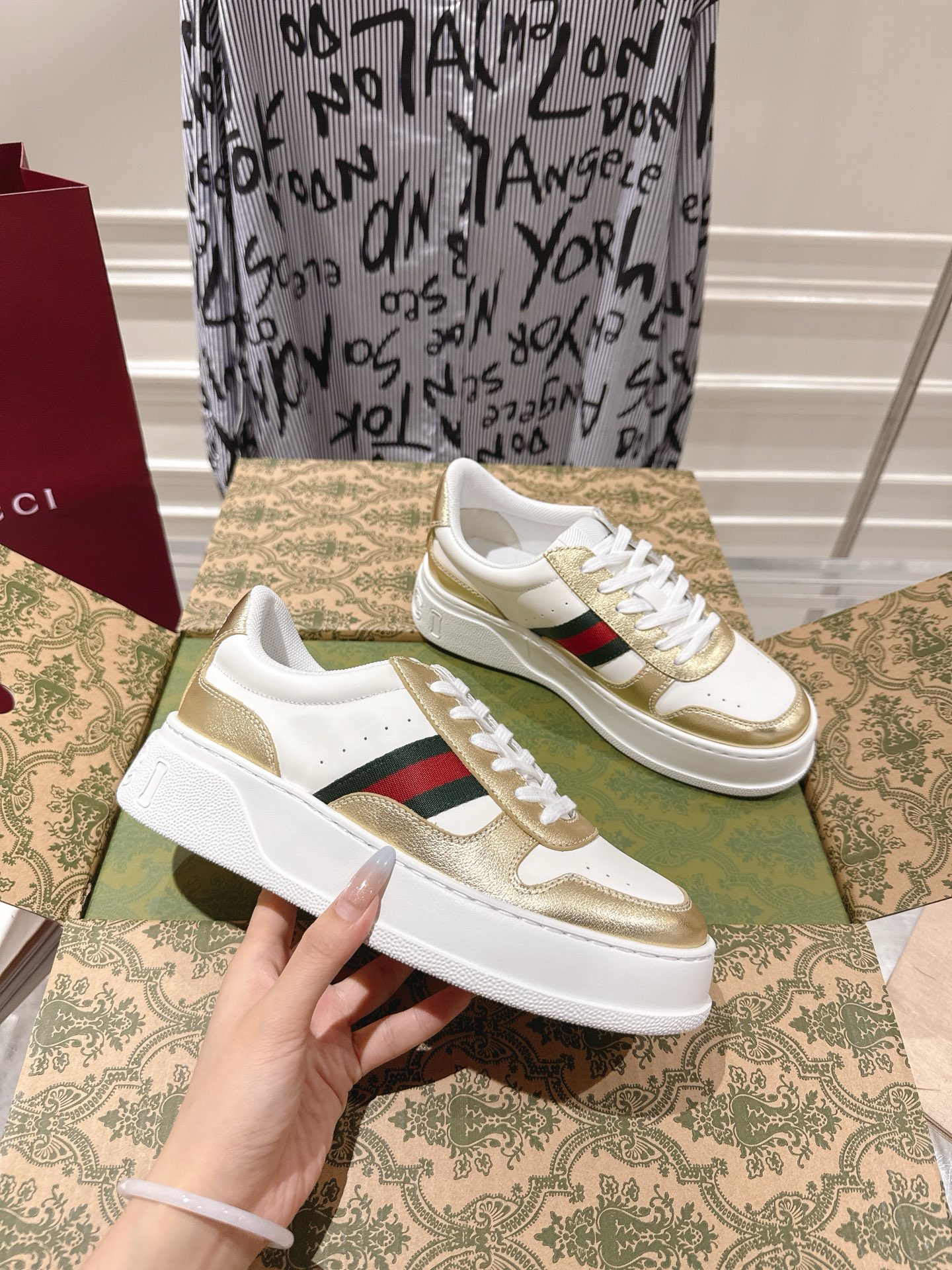 Gucci Female Board Shoes M-l-s