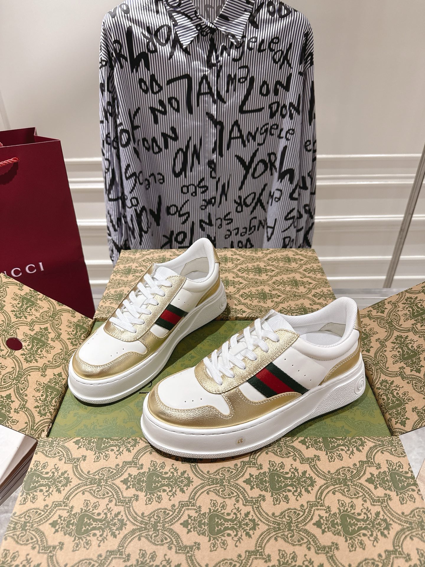 Gucci Female Board Shoes M-l-s