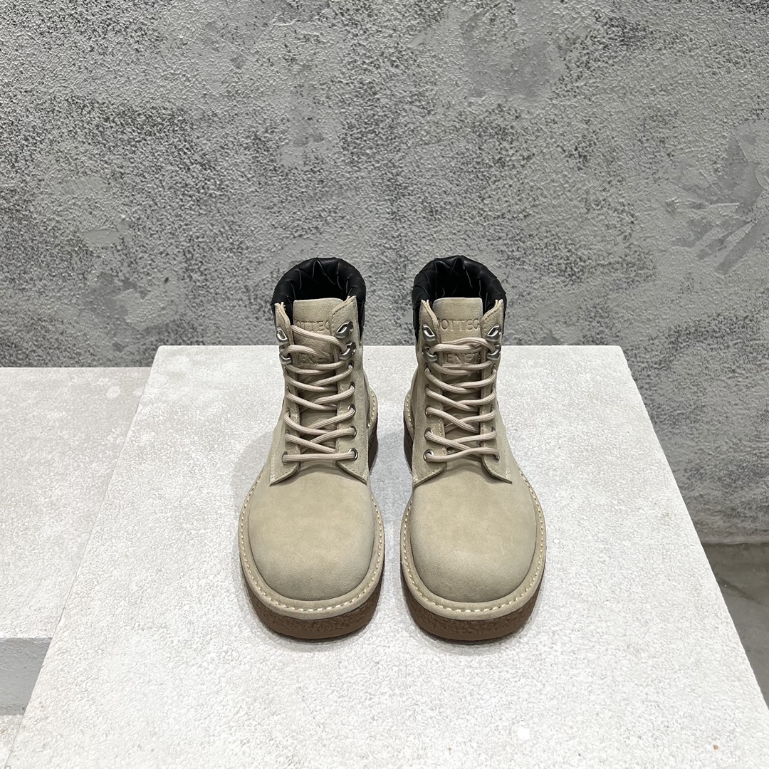 Bottega Veneta Dr. Martens Boots M-s