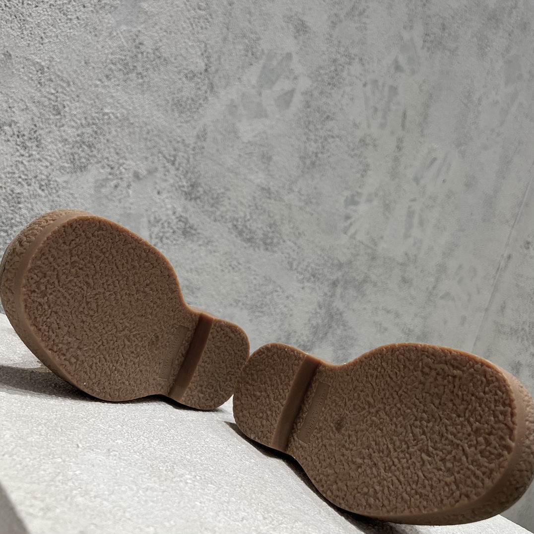 Bottega Veneta Dr. Martens Boots M-s