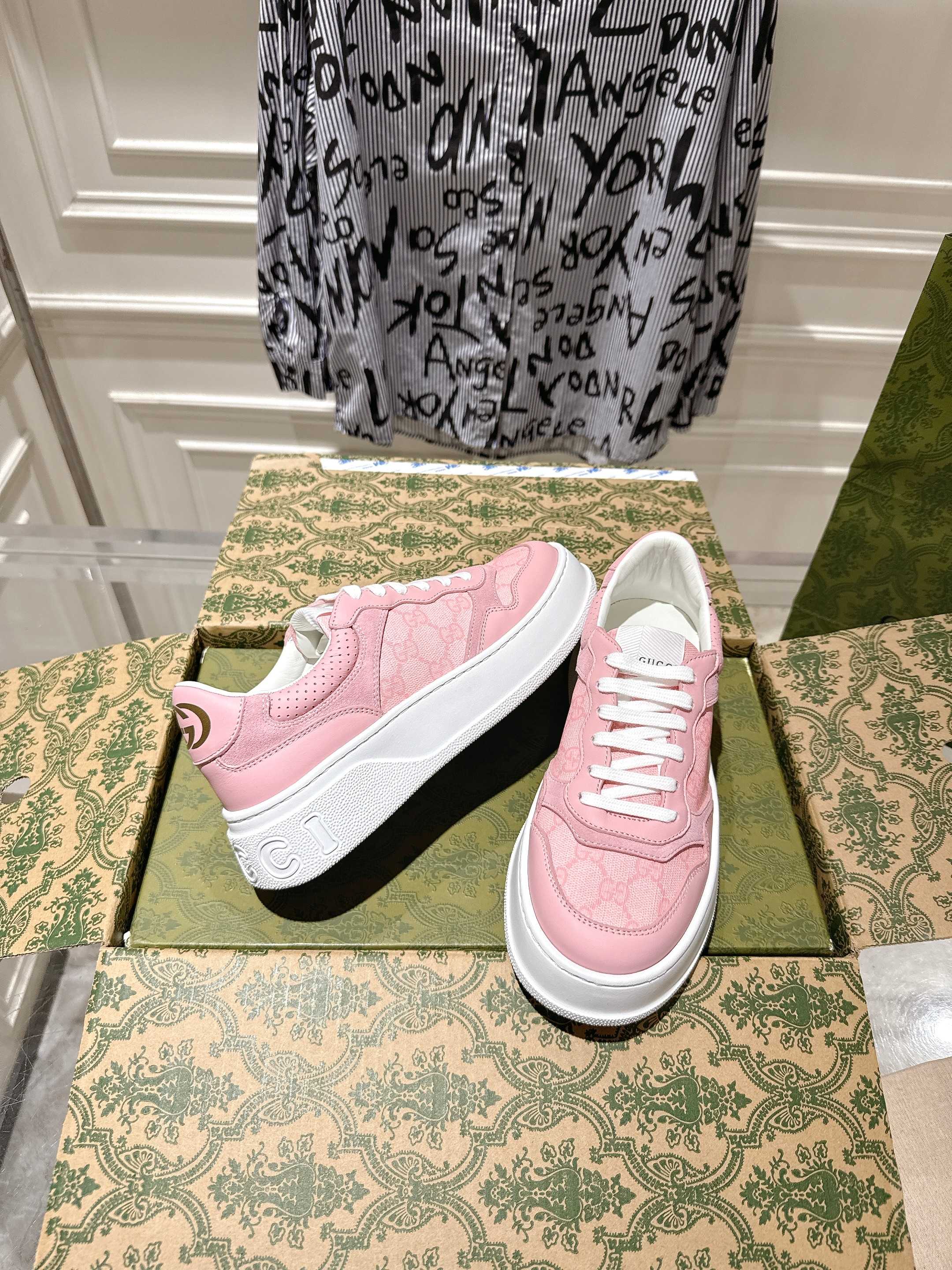 Gucci Female Board Shoes M-l-s