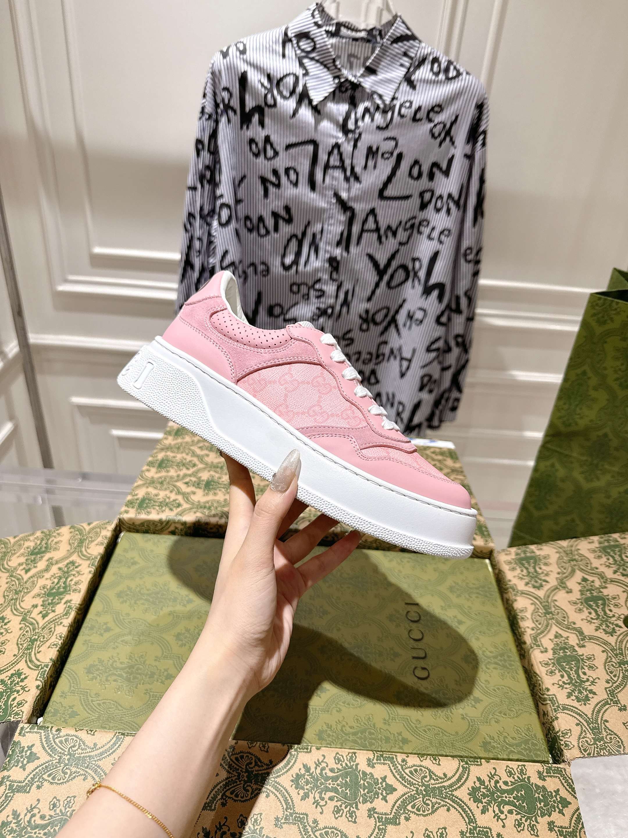 Gucci Female Board Shoes M-l-s