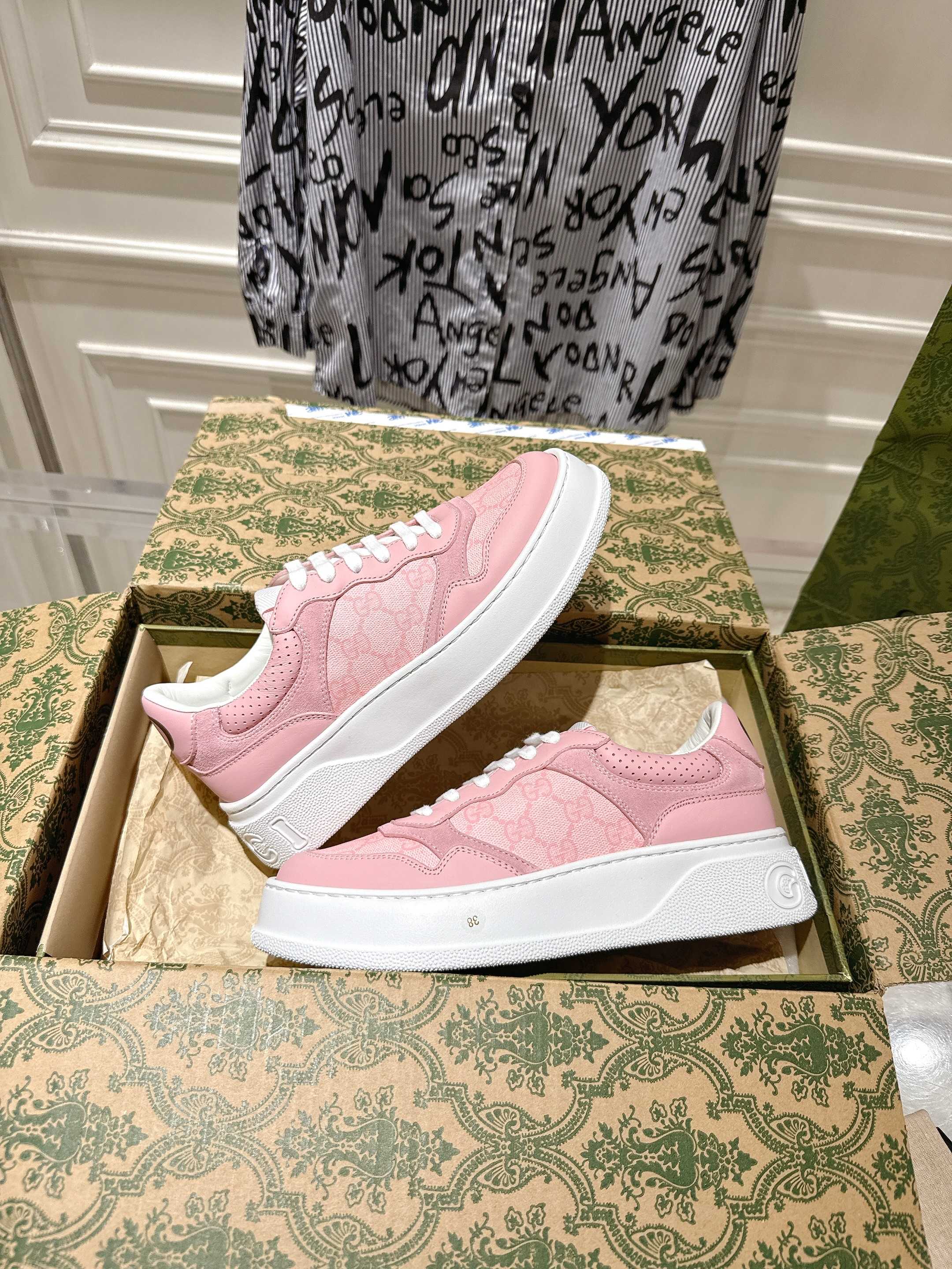 Gucci Female Board Shoes M-l-s