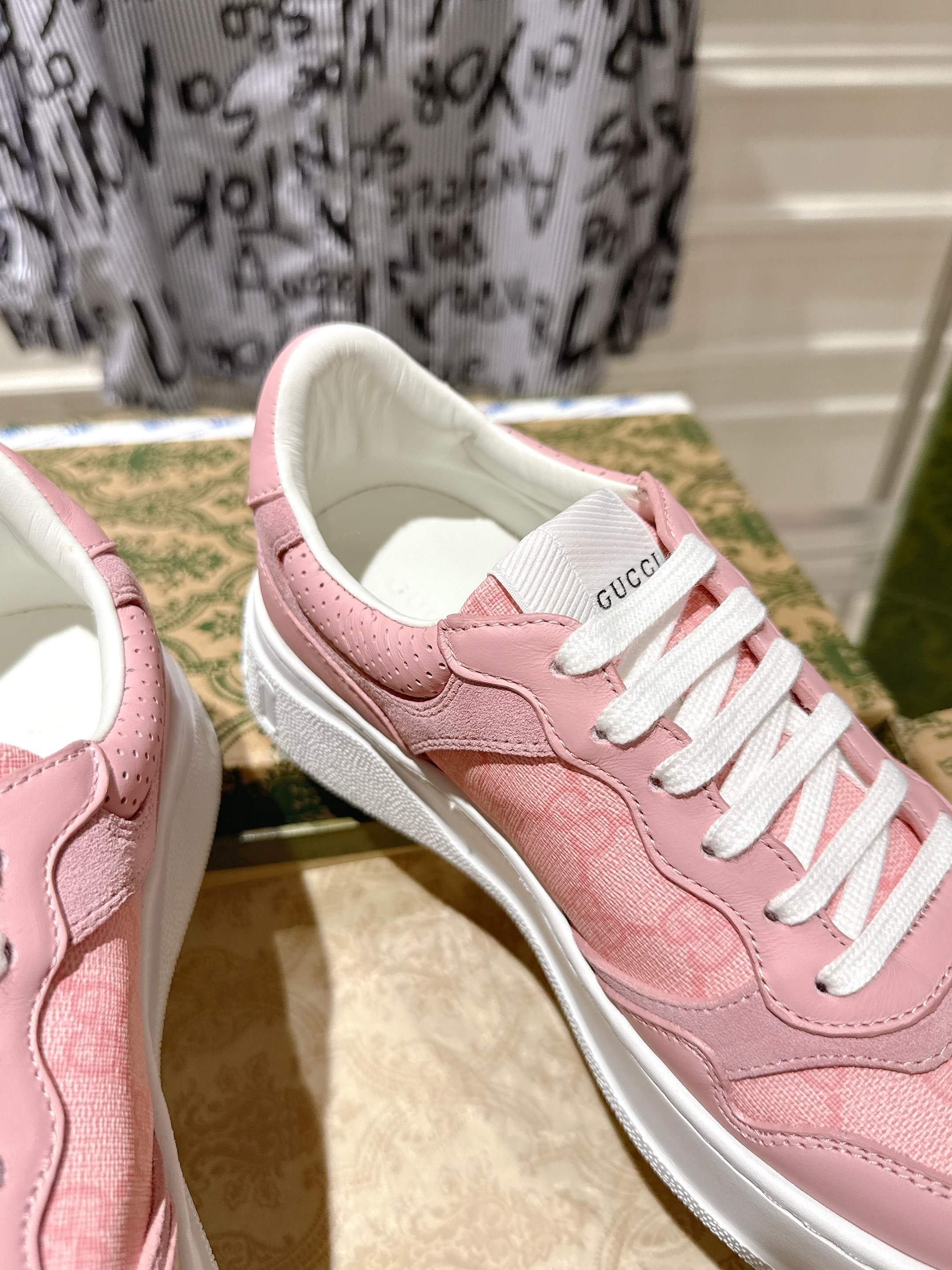 Gucci Female Board Shoes M-l-s