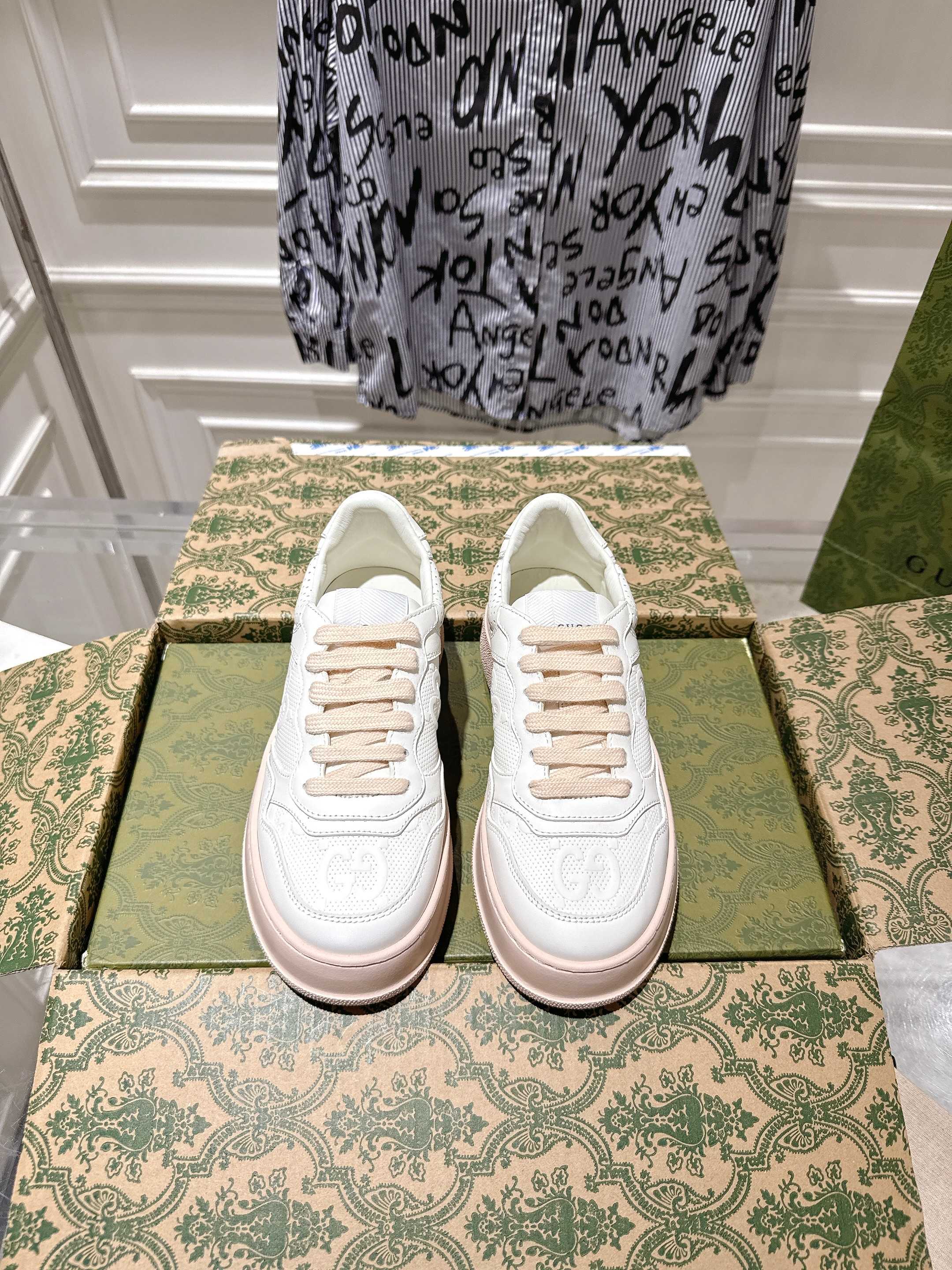 Gucci Female Board Shoes M-l-s