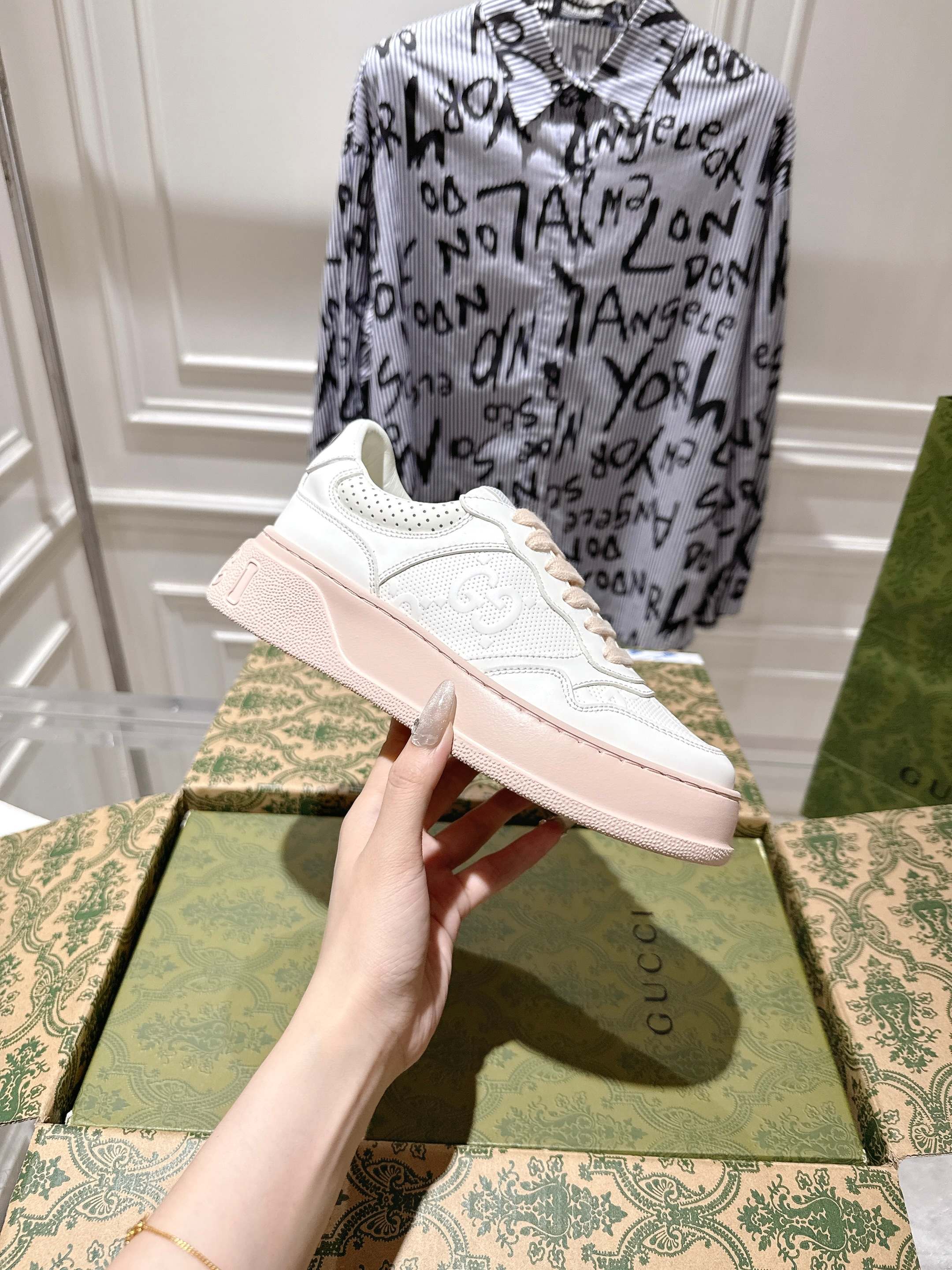 Gucci Female Board Shoes M-l-s