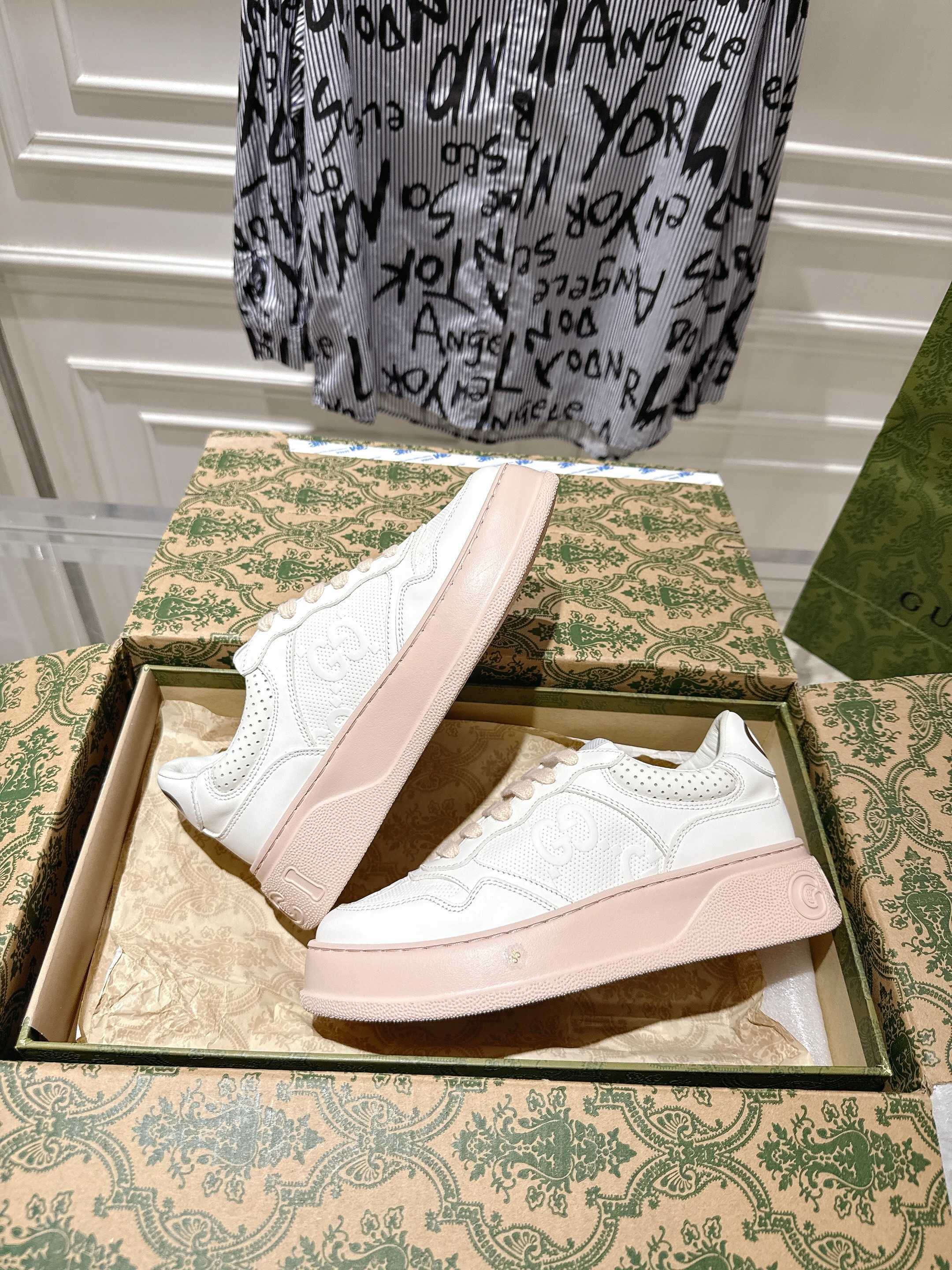 Gucci Female Board Shoes M-l-s