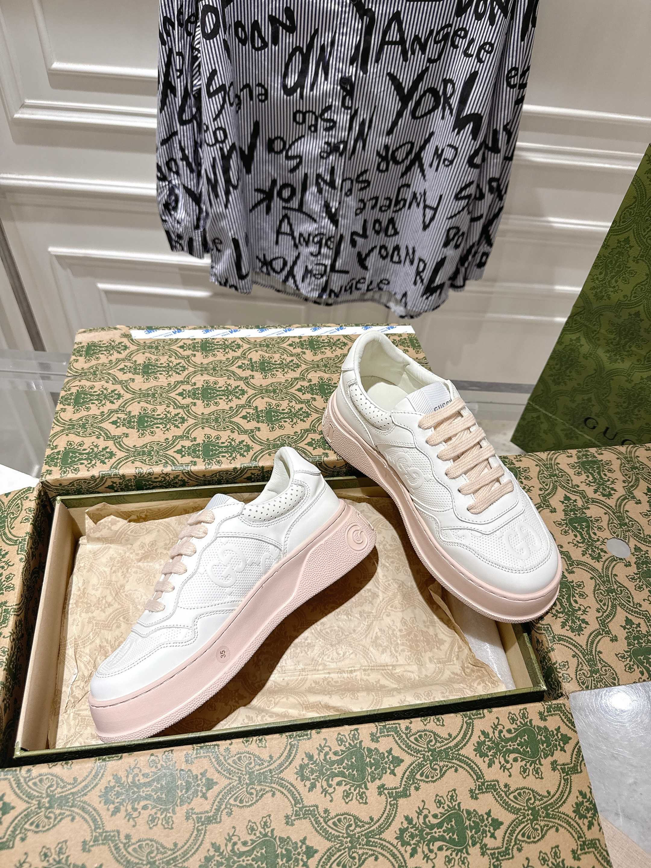 Gucci Female Board Shoes M-l-s