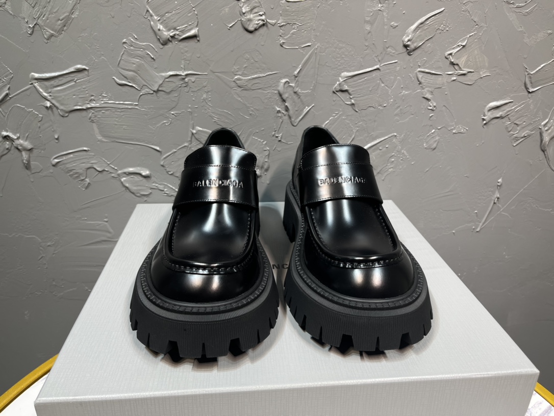Balenciaga Loafers Cow Leather M-l