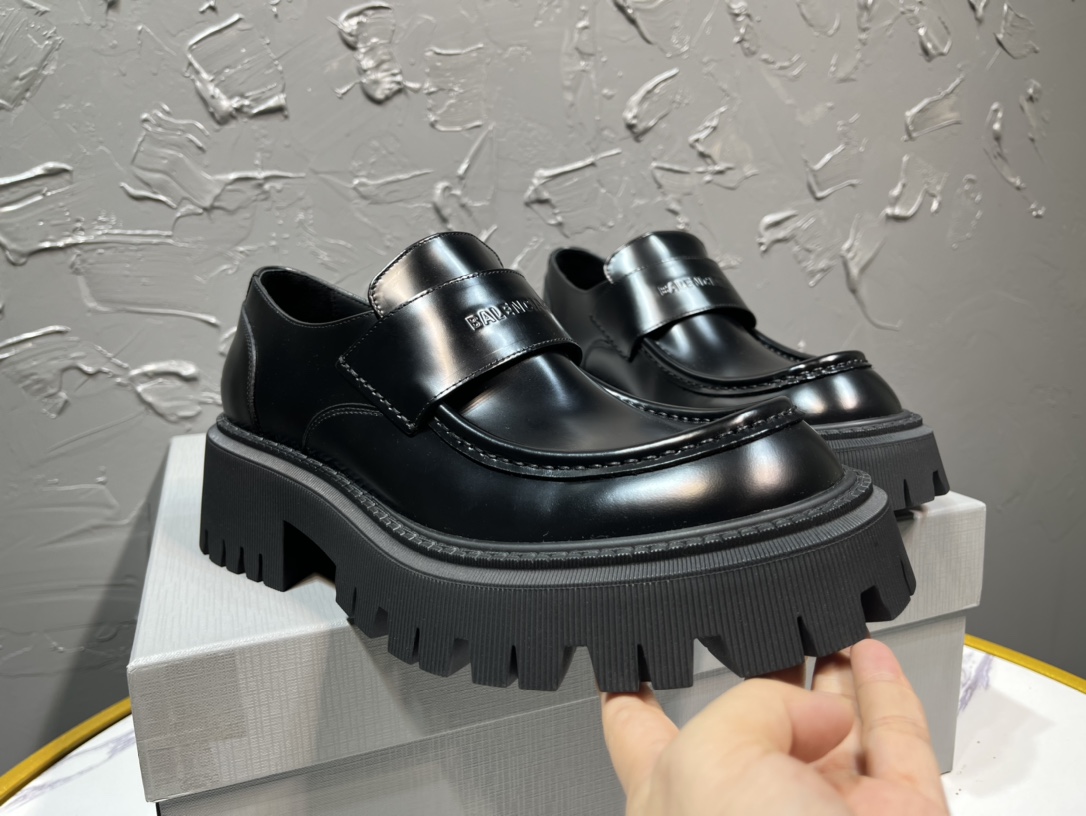 Balenciaga Loafers Cow Leather M-l