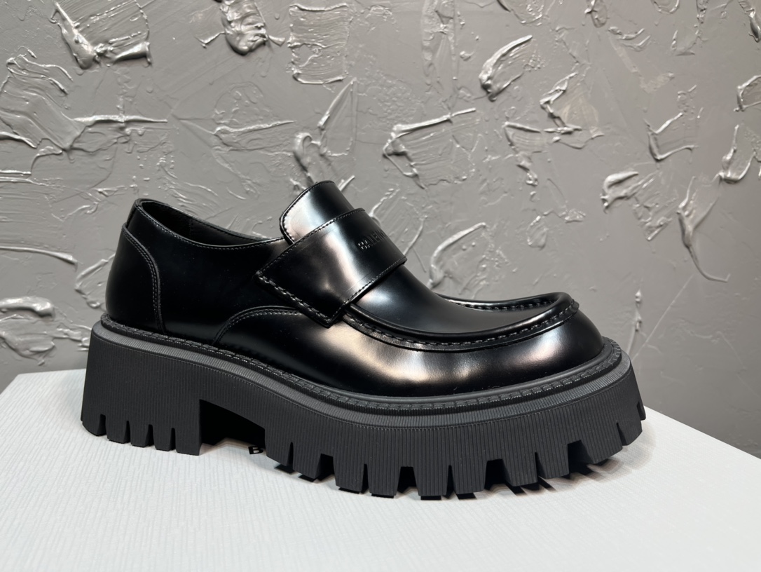 Balenciaga Loafers Cow Leather M-l
