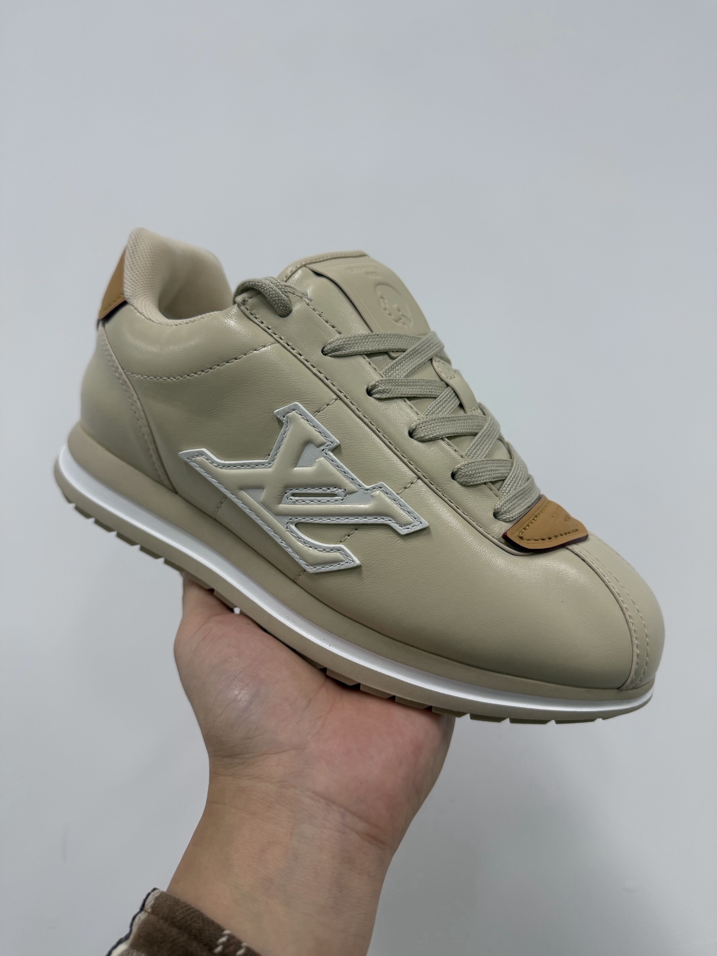 Louis Vuitton Sneakers L