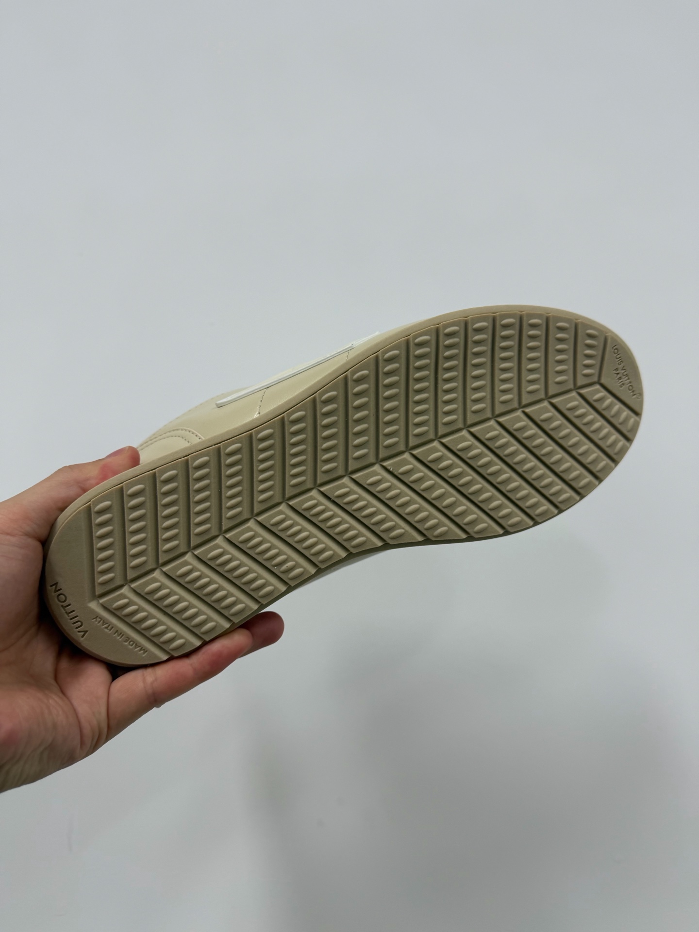 Louis Vuitton Sneakers L