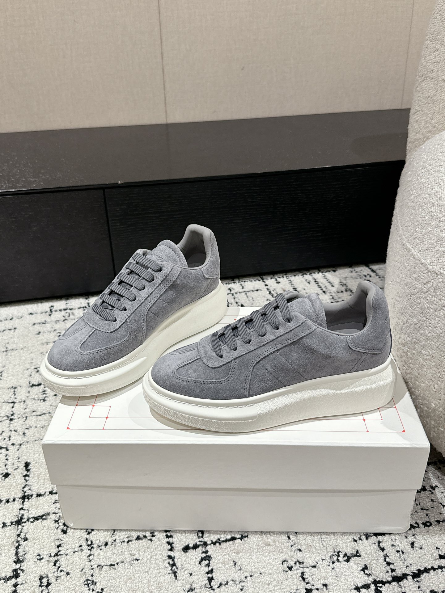 Alexander Mcqueen Male Sneakers M-l-s