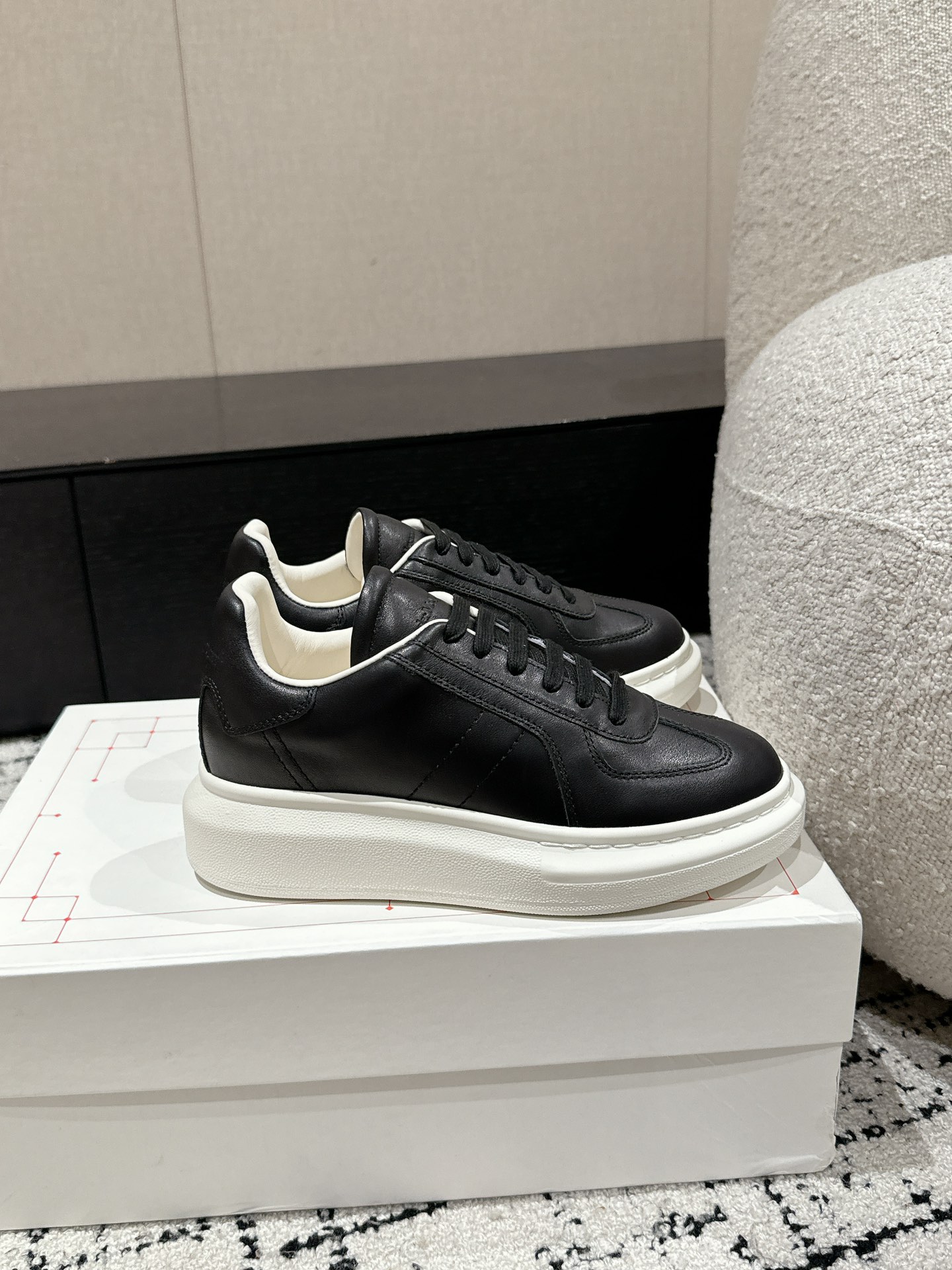 Alexander Mcqueen Male Sneakers M-l-s