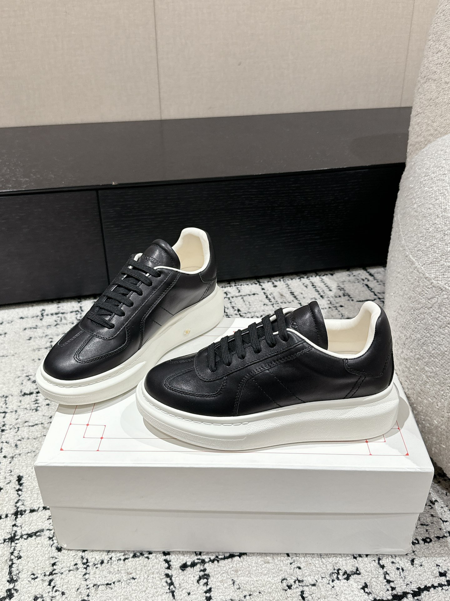 Alexander Mcqueen Male Sneakers M-l-s