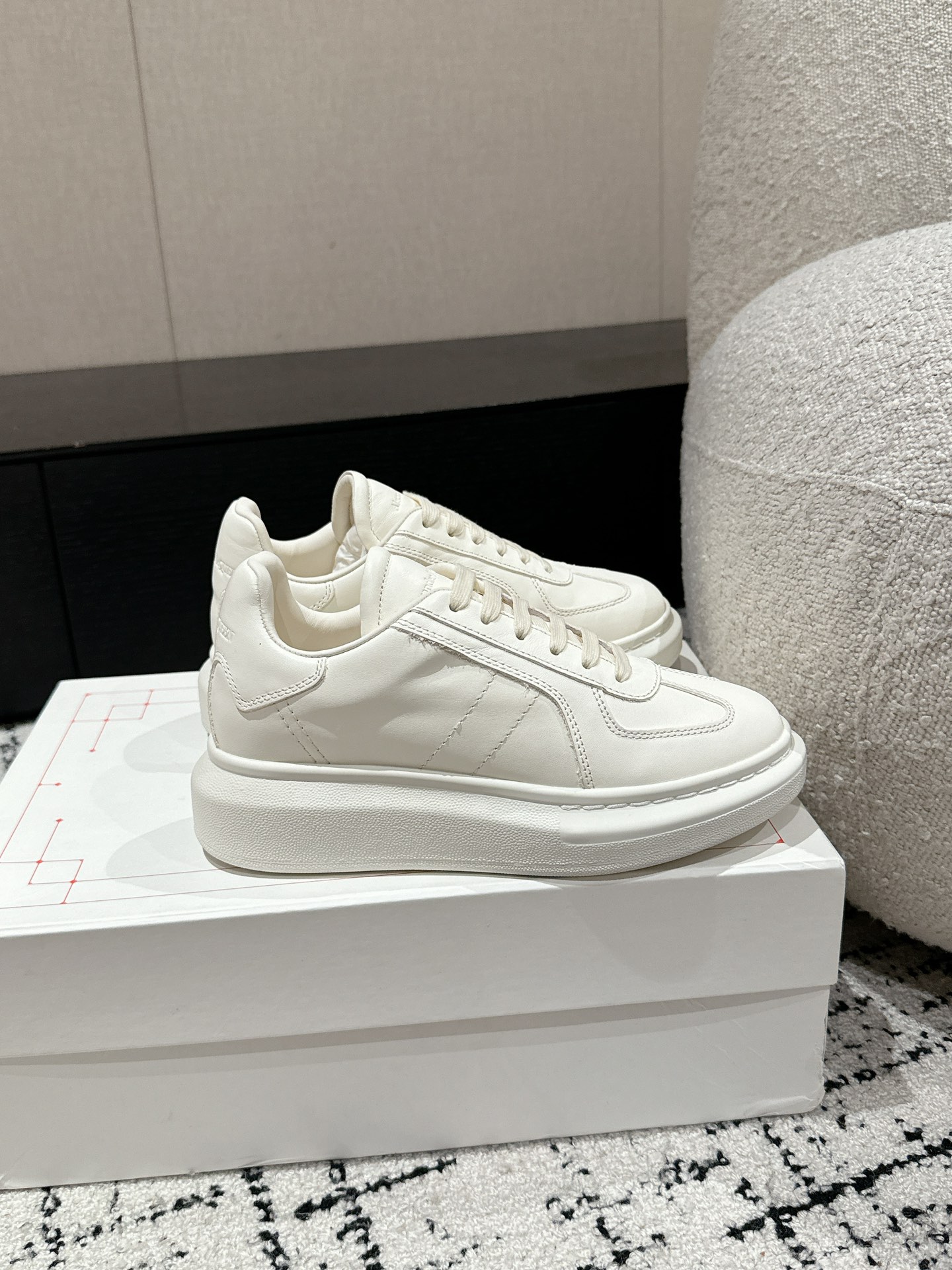 Alexander Mcqueen Male Sneakers M-l-s