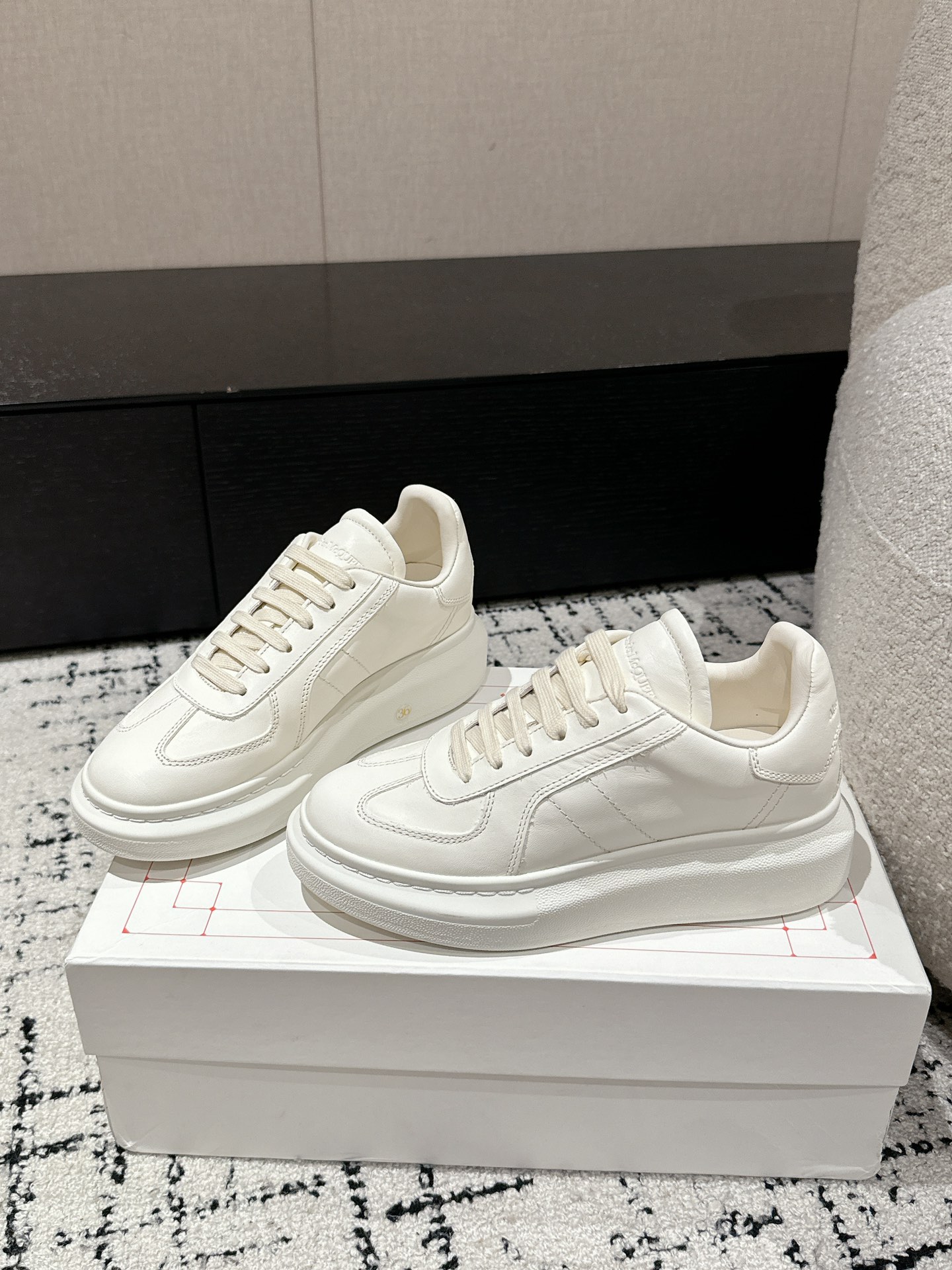 Alexander Mcqueen Male Sneakers M-l-s
