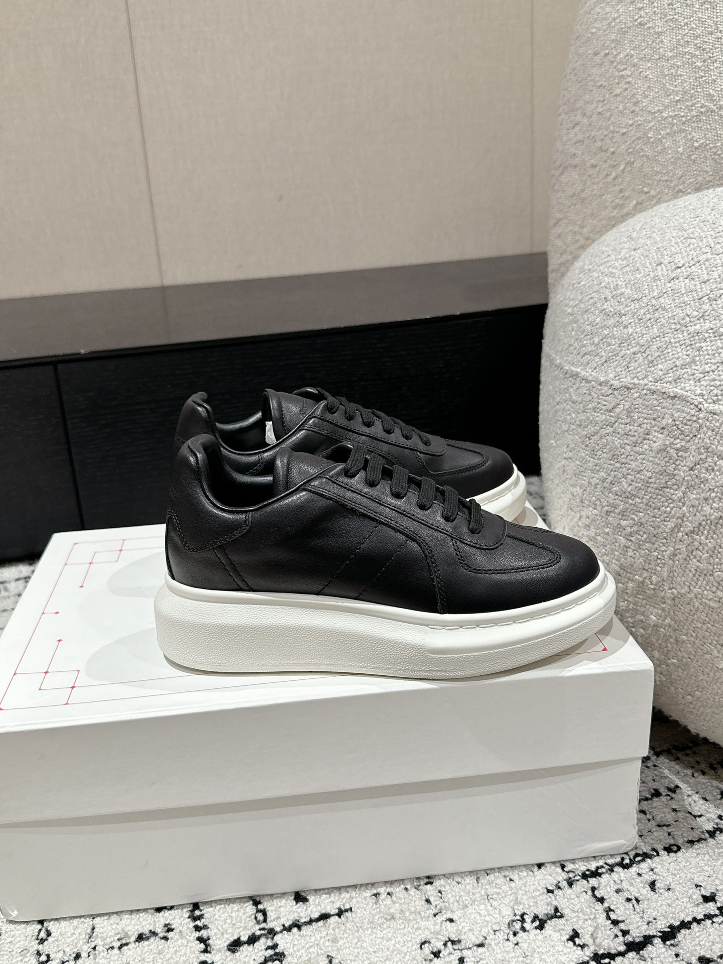 Alexander Mcqueen Male Sneakers M-l-s