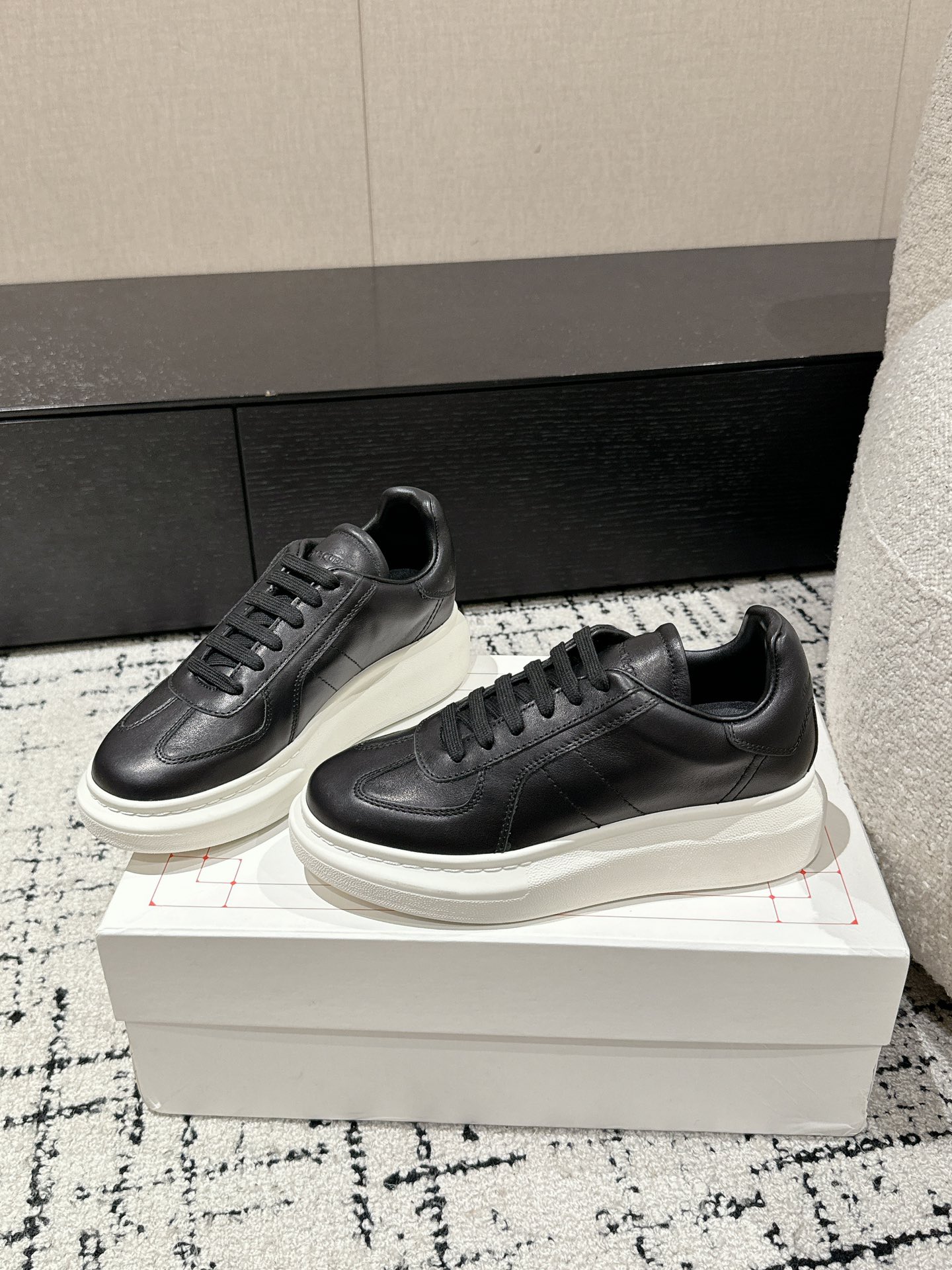 Alexander Mcqueen Male Sneakers M-l-s
