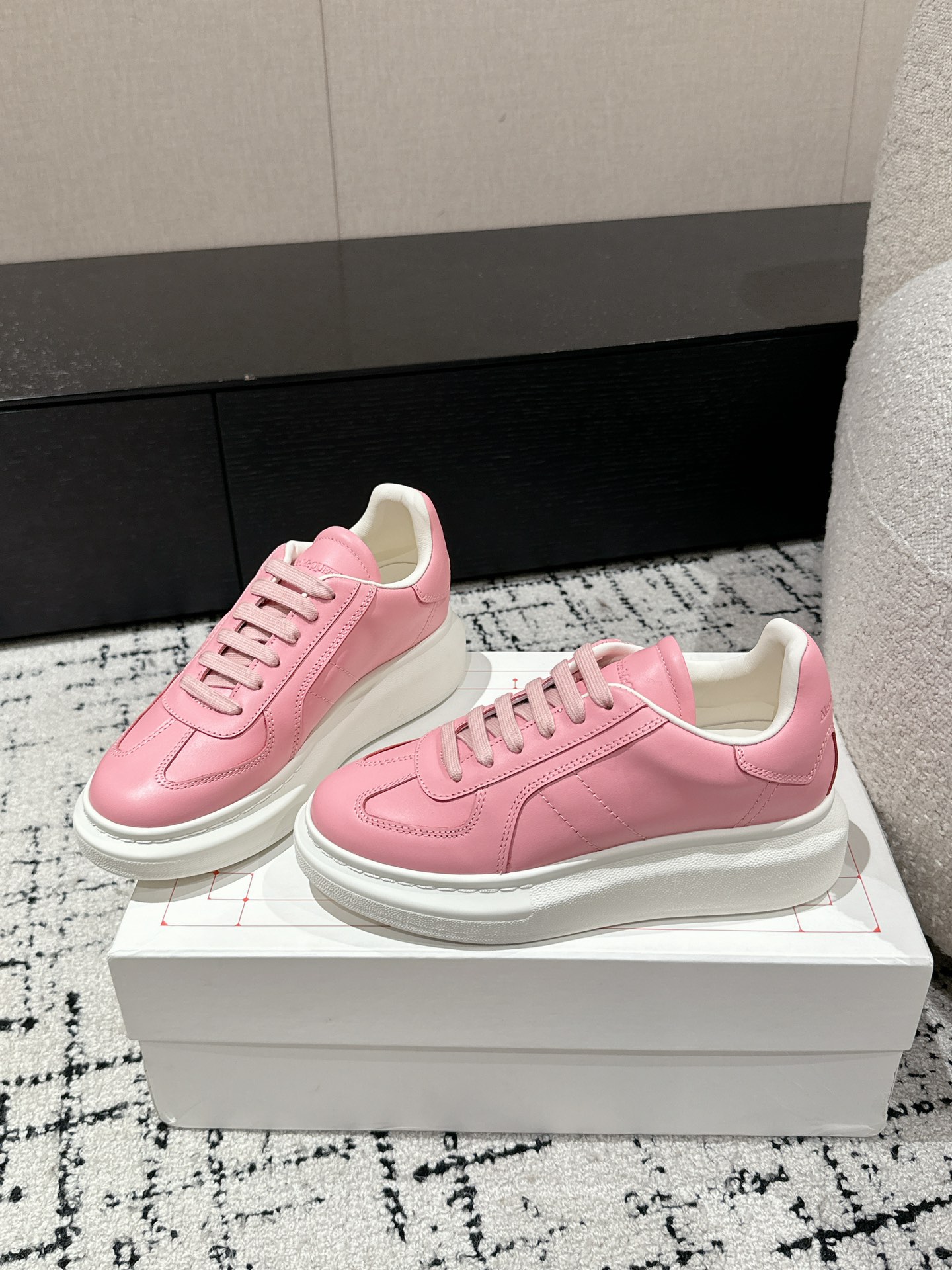 Alexander Mcqueen Male Sneakers M-l-s