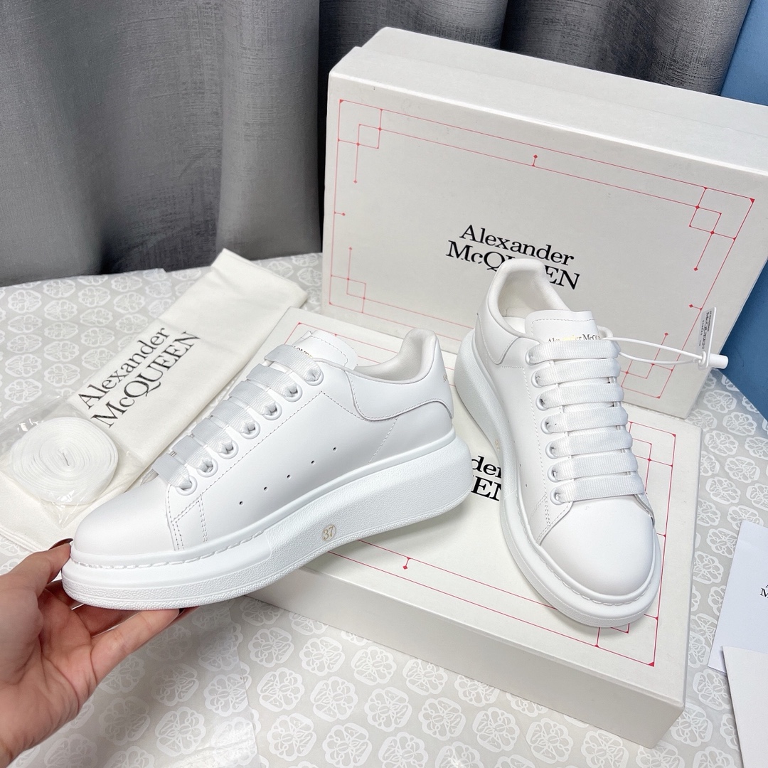 Alexander Mcqueen Male Sneakers M-l-s