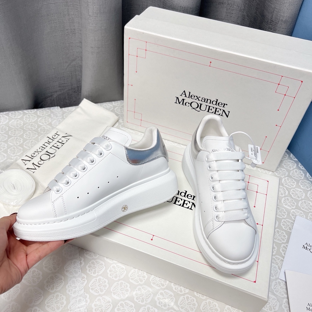 Alexander Mcqueen Male Sneakers M-l-s