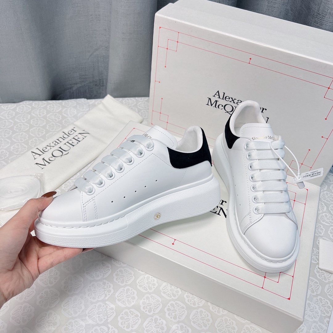 Alexander Mcqueen Male Sneakers M-l-s