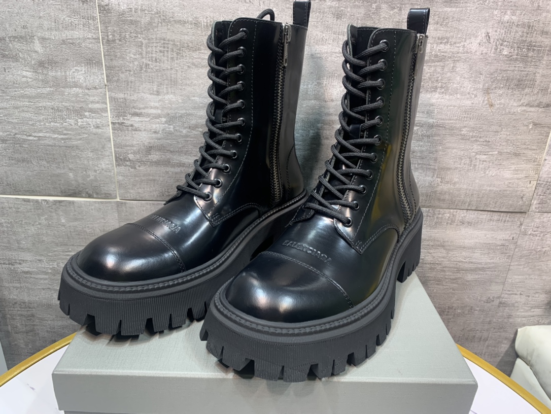 Balenciaga Dr. Martens Male Boots Cow Leather Black M-l