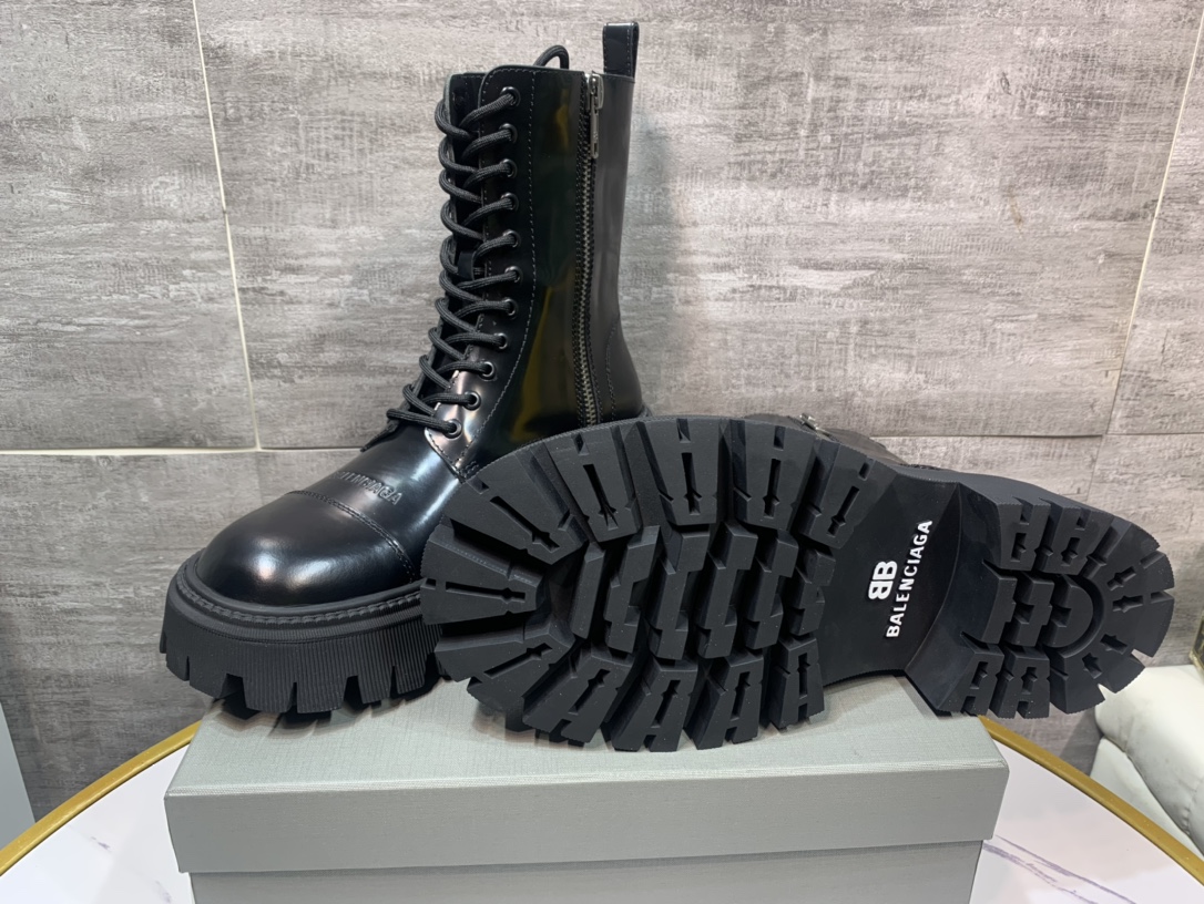 Balenciaga Dr. Martens Male Boots Cow Leather Black M-l