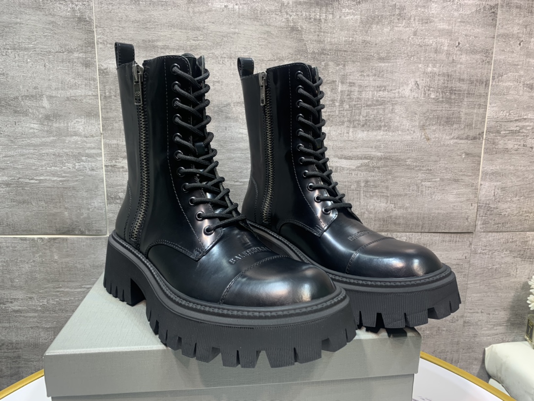 Balenciaga Dr. Martens Male Boots Cow Leather Black M-l