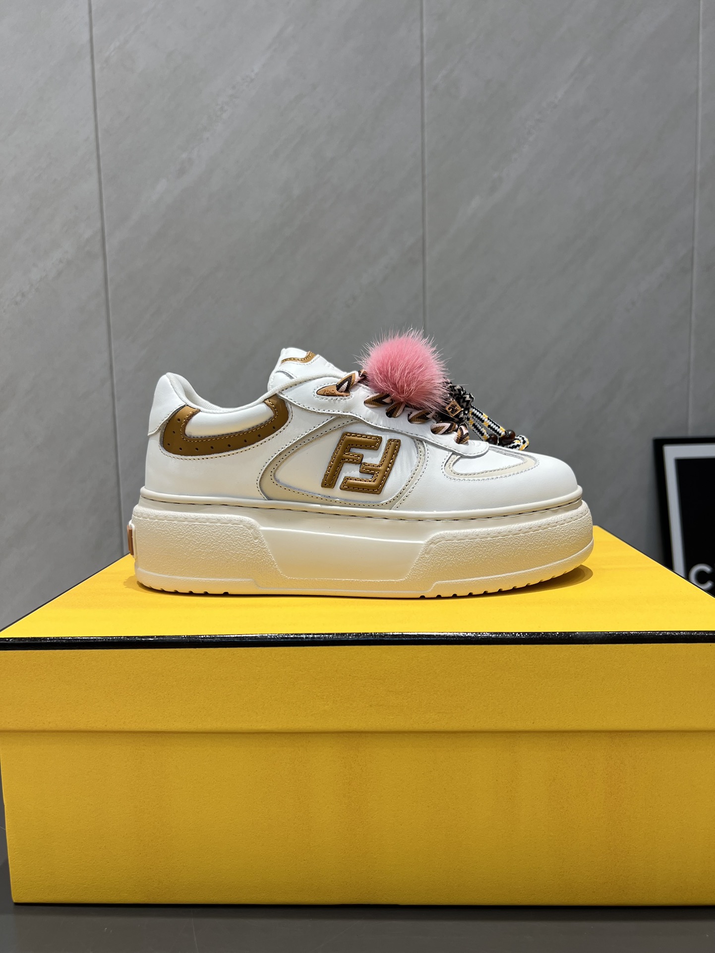 Fendi Sneakers Mesh Breathable M-l-s