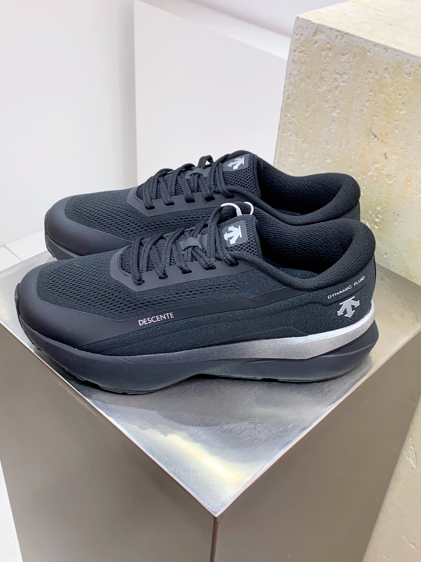 Descente Male Running Shoes Breathable M-l-s