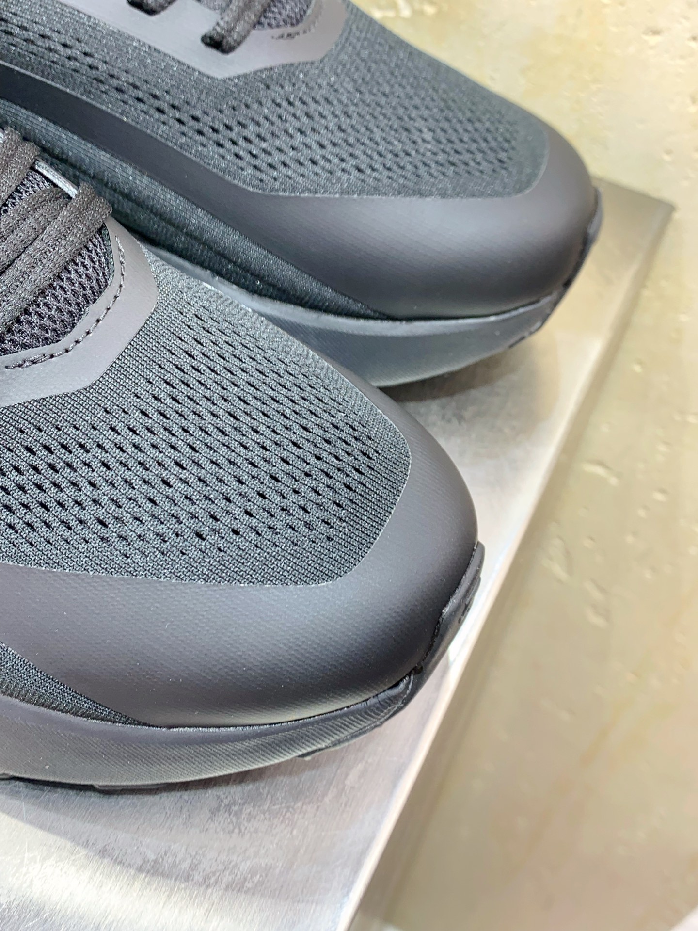 Descente Male Running Shoes Breathable M-l-s