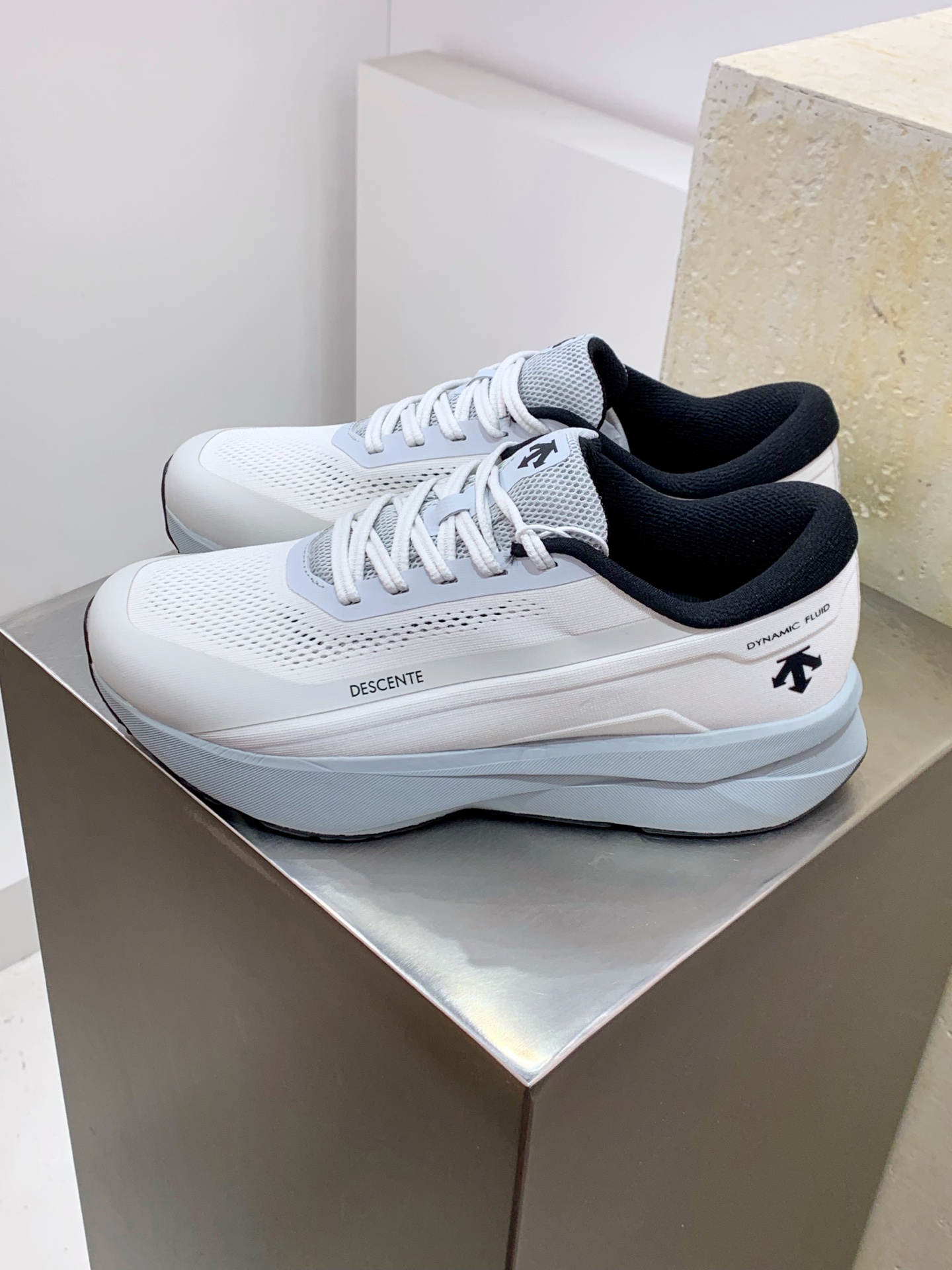 Descente Male Running Shoes Breathable M-l-s