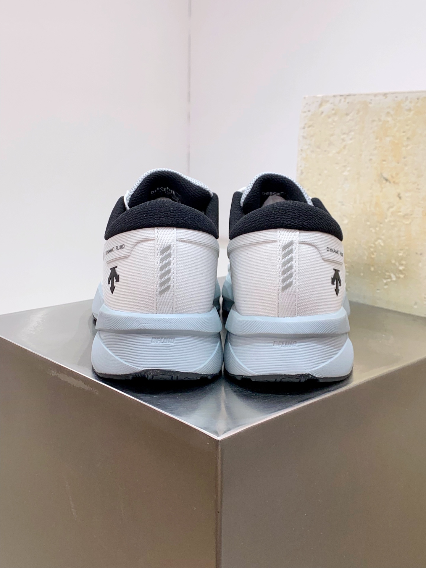 Descente Male Running Shoes Breathable M-l-s