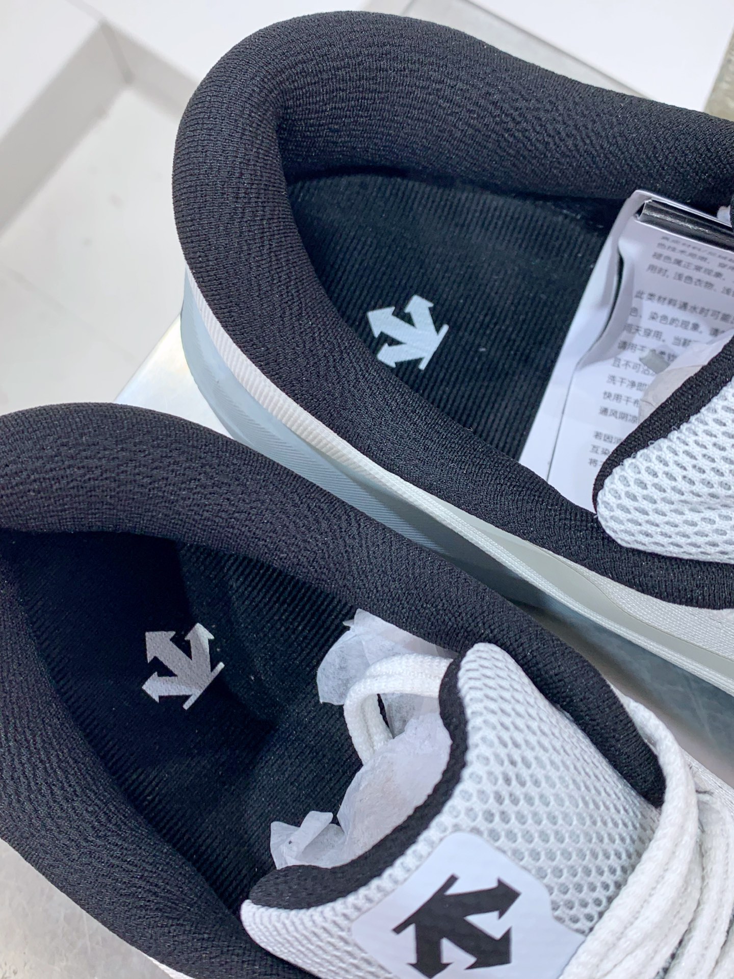 Descente Male Running Shoes Breathable M-l-s