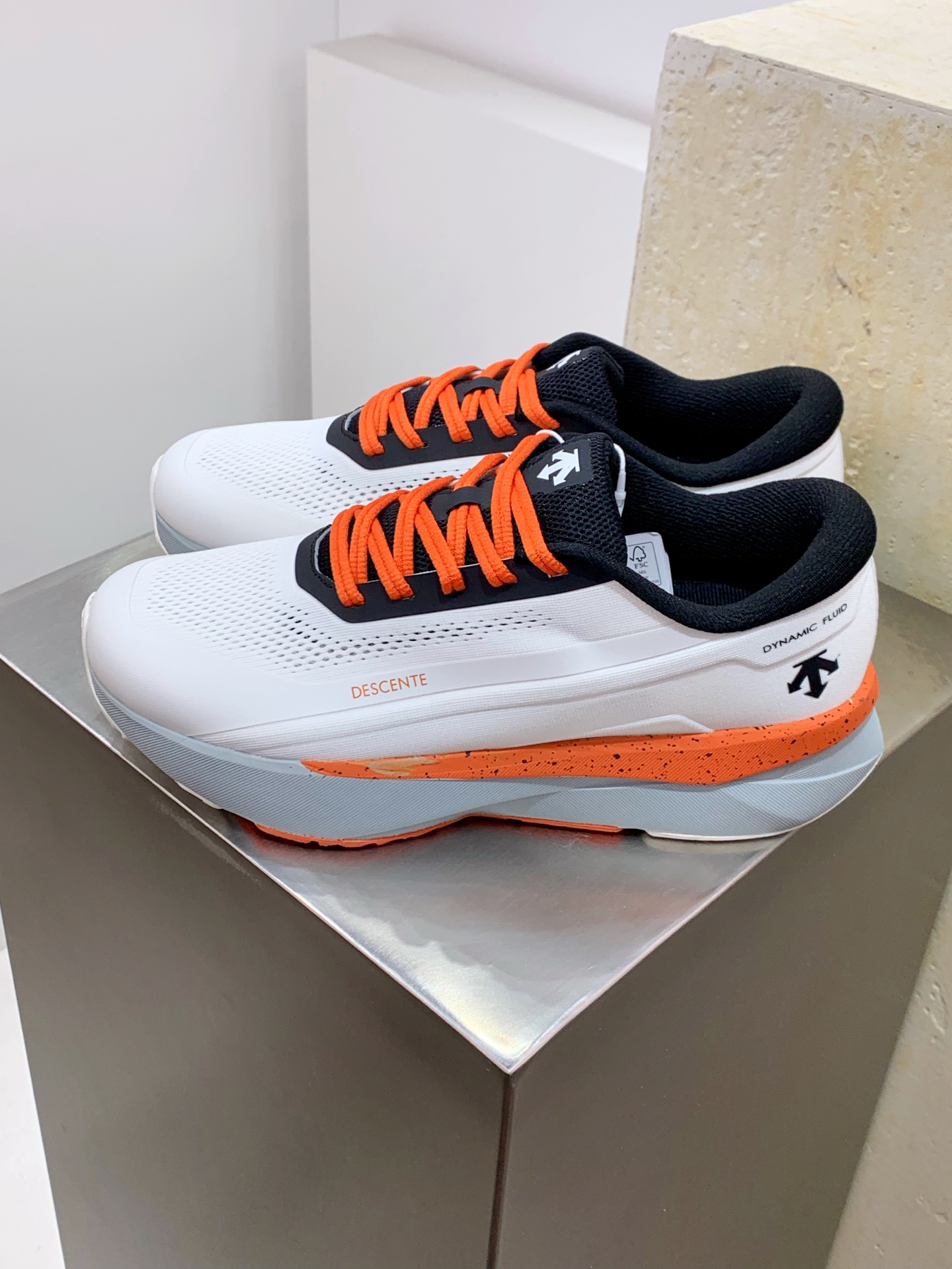 Descente Male Running Shoes Breathable M-l-s