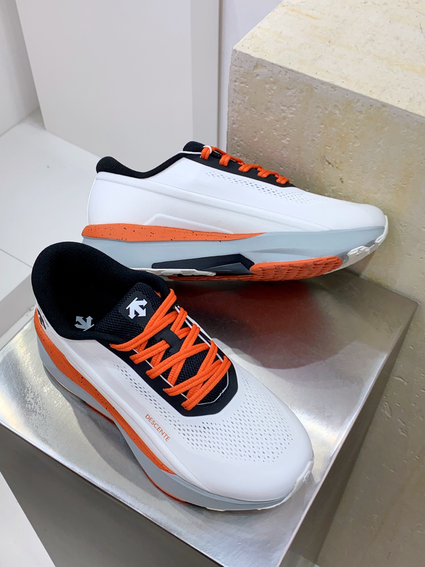 Descente Male Running Shoes Breathable M-l-s