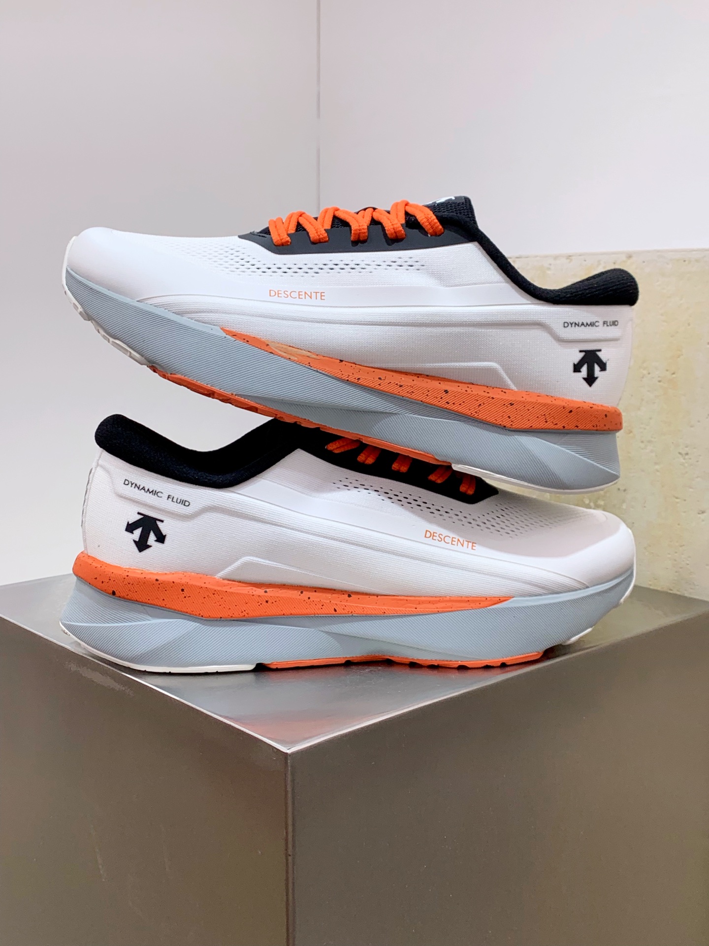 Descente Male Running Shoes Breathable M-l-s