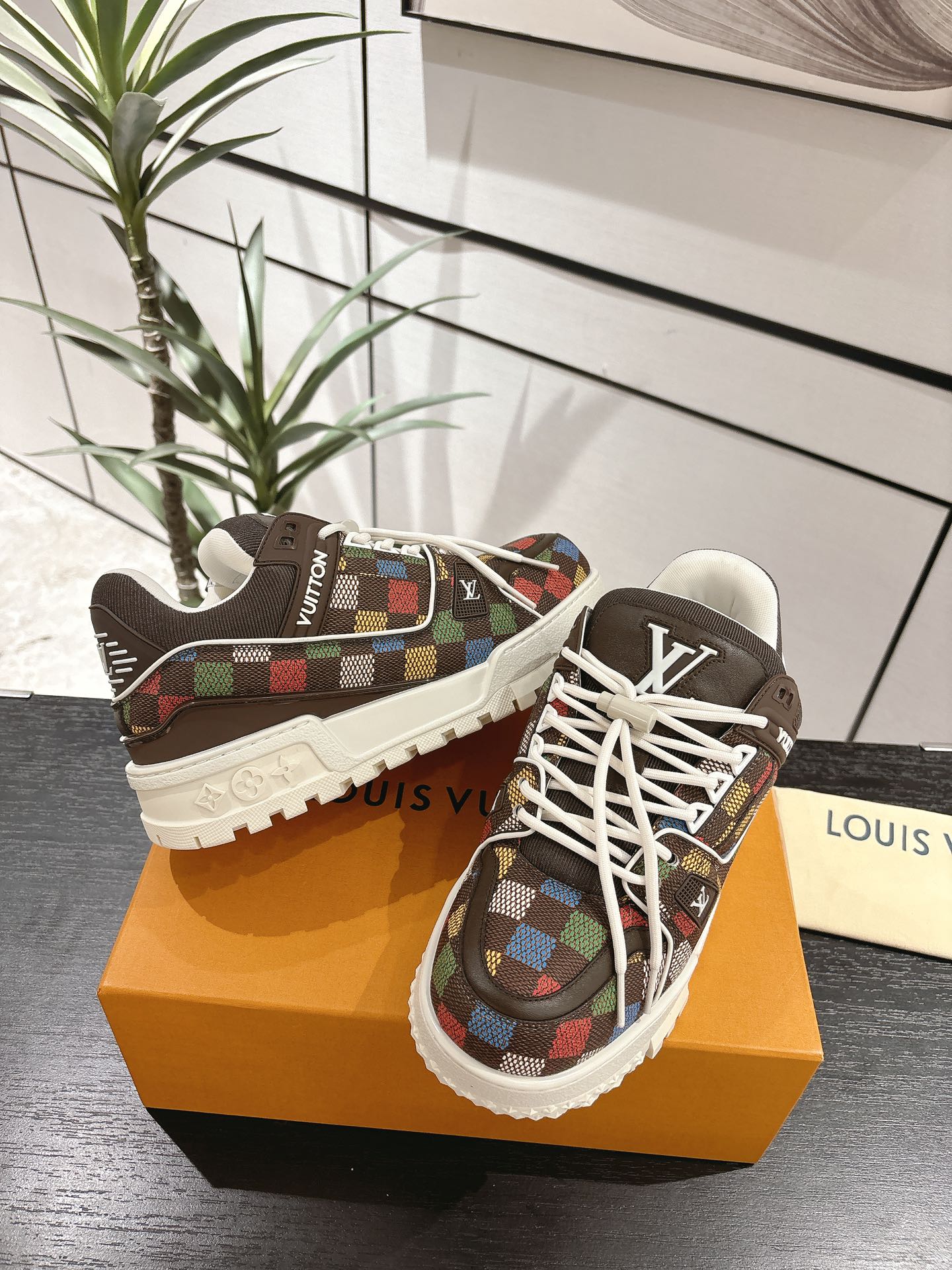 Louis Vuitton Couple Basic Shoes L