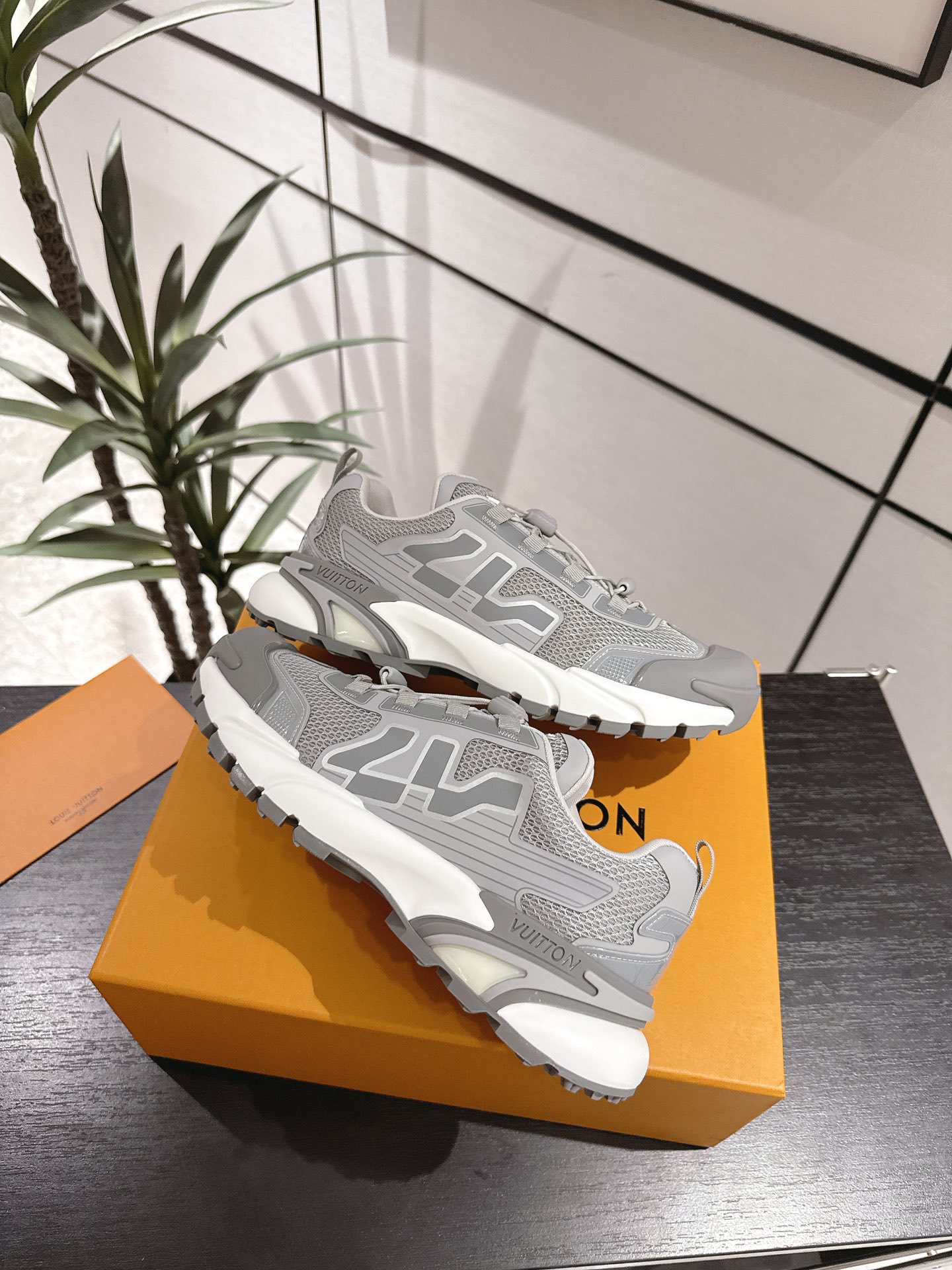 Louis Vuitton Male Running Shoes Breathable M-l-s