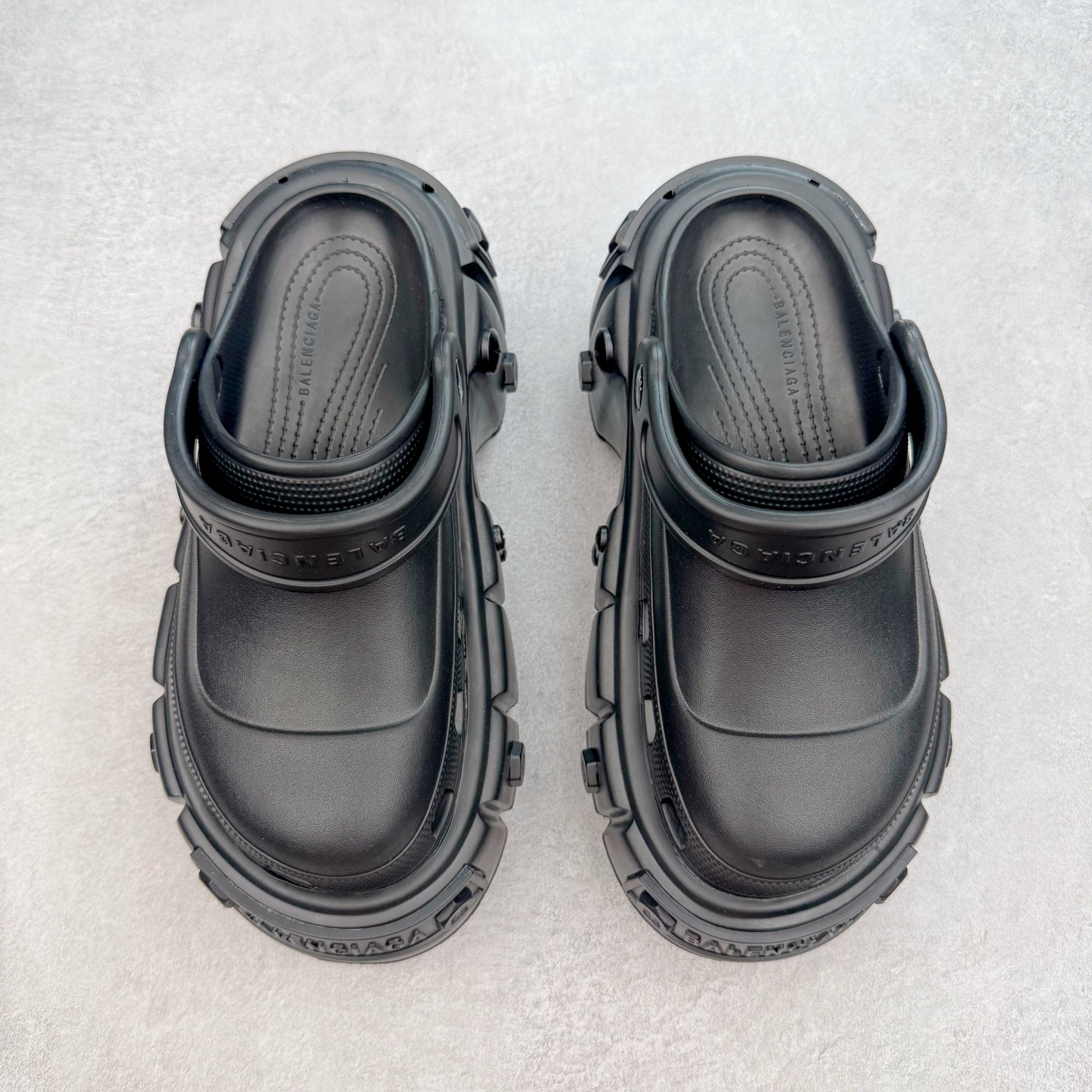 Balenciaga Crocs Sandals L-s