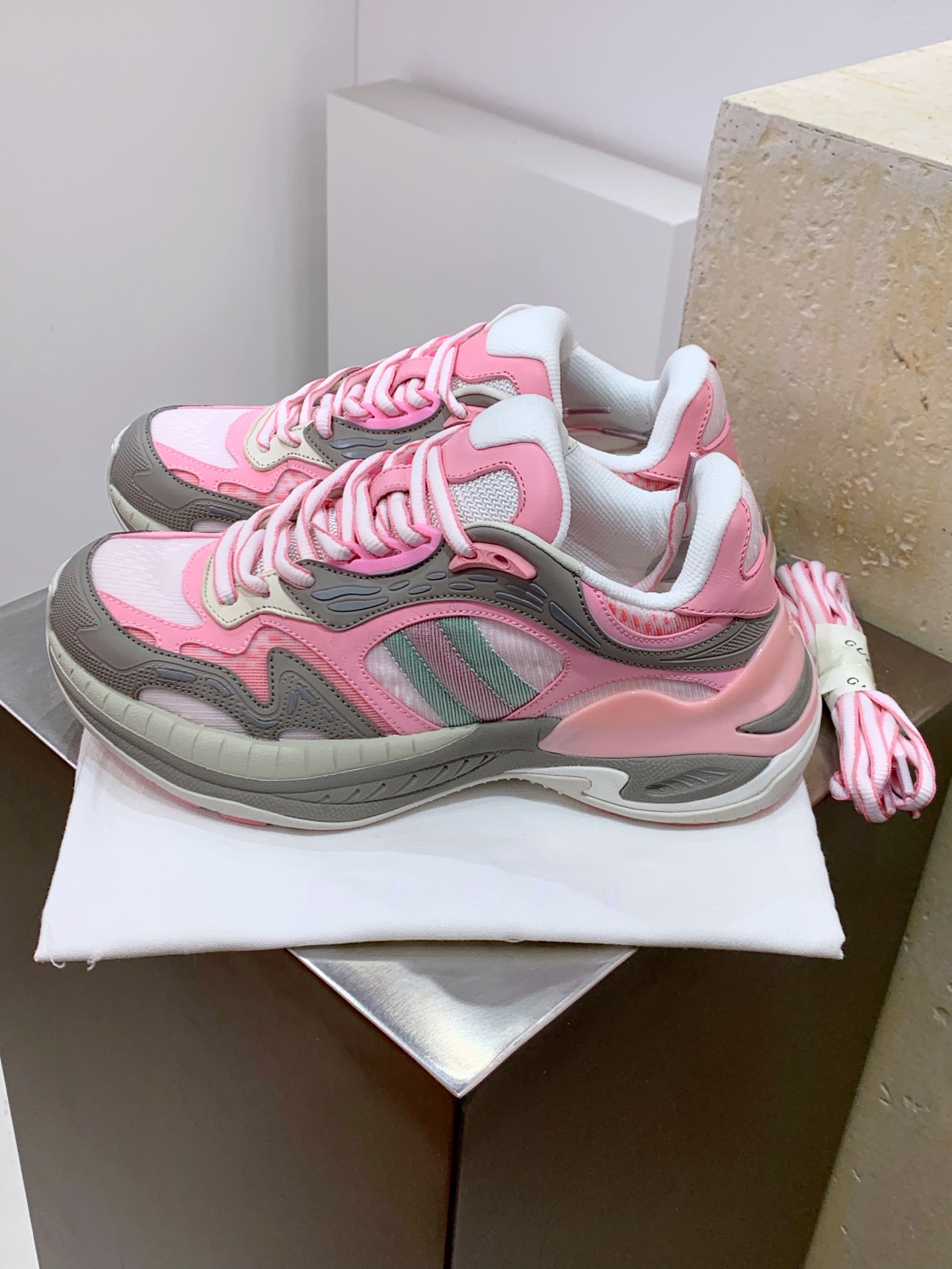 Gucci Female Leather Shoes L-s